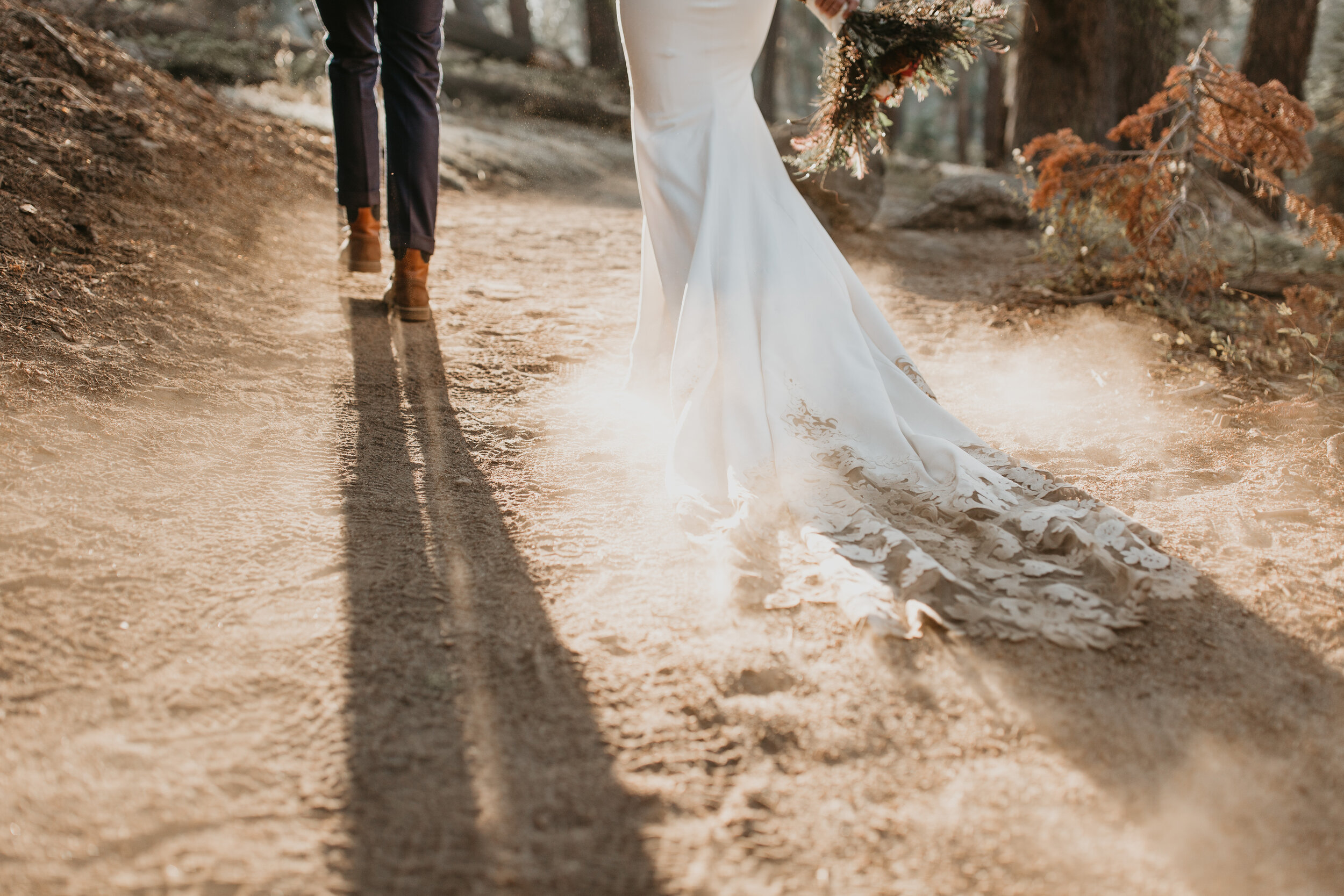 Nicole-Daacke-Photography-yosemite-national-park-elopement-photography-adventure-elopement-in-yosemite-taft-point-sunset-elopement-photographs-california-intimate-destination-wedding-in-yosemite-national-park-9261.jpg
