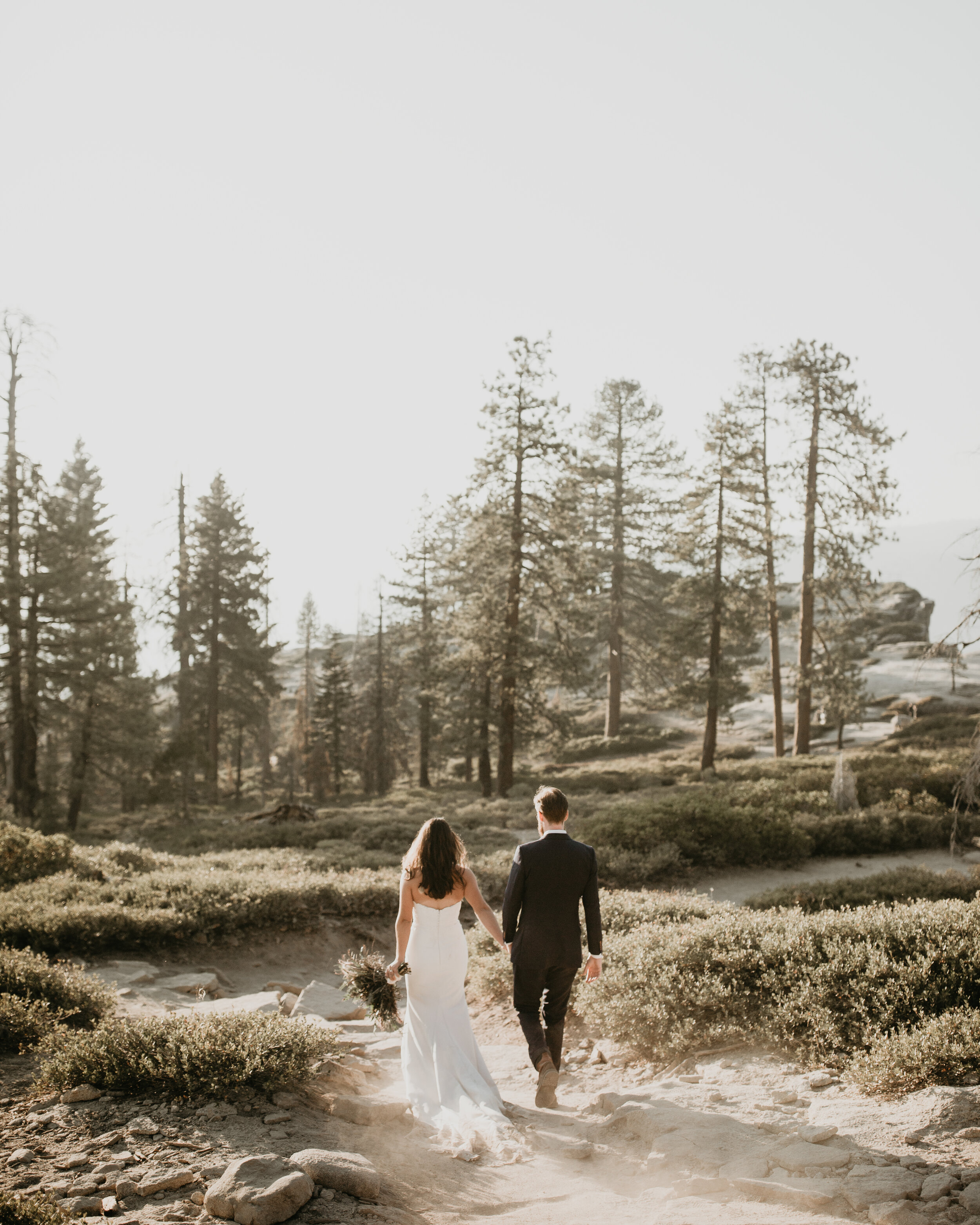 Nicole-Daacke-Photography-yosemite-national-park-elopement-photography-adventure-elopement-in-yosemite-taft-point-sunset-elopement-photographs-california-intimate-destination-wedding-in-yosemite-national-park-9278.jpg