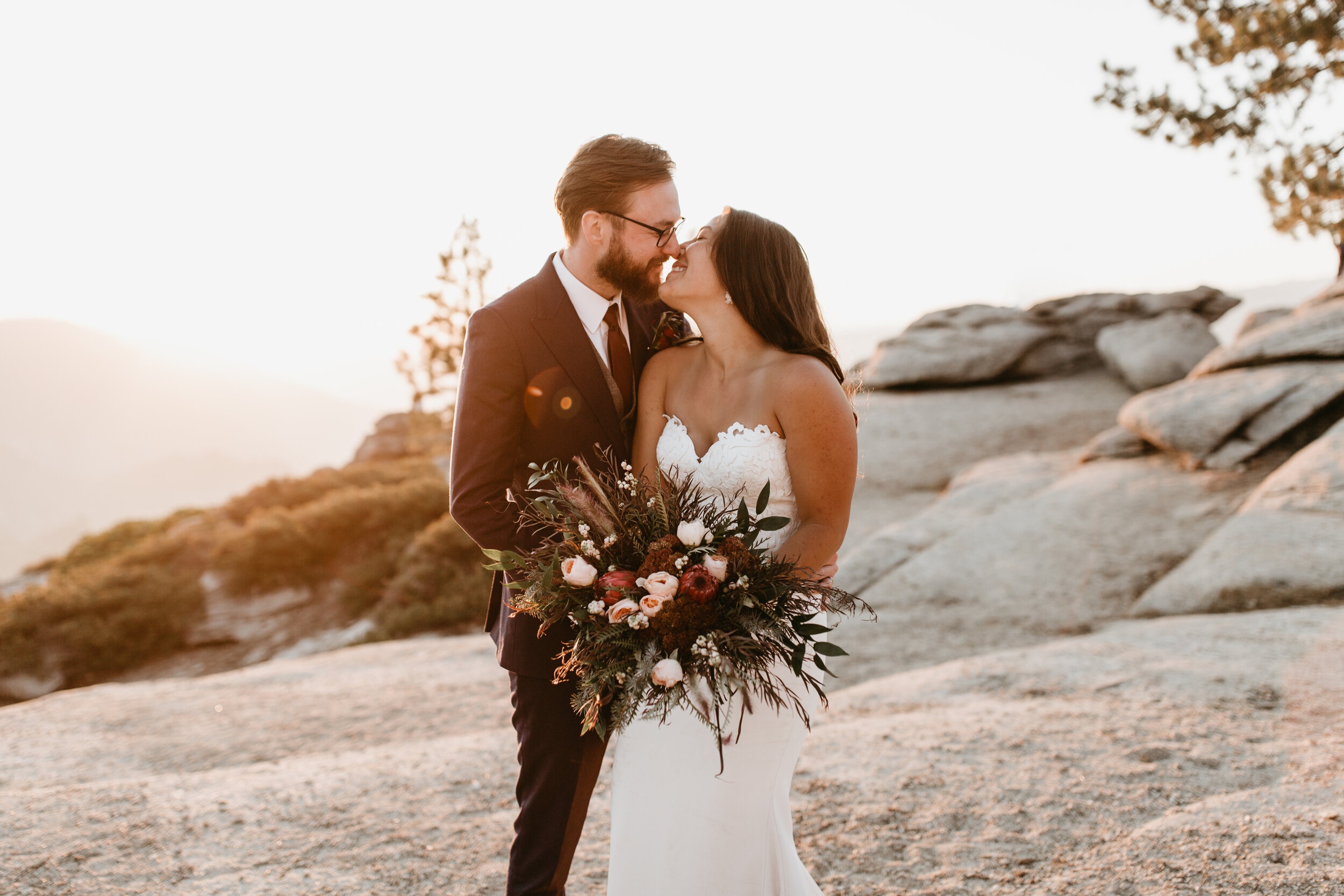 Nicole-Daacke-Photography-yosemite-national-park-elopement-photography-adventure-elopement-in-yosemite-taft-point-sunset-elopement-photographs-california-intimate-destination-wedding-in-yosemite-national-park-9347.jpg