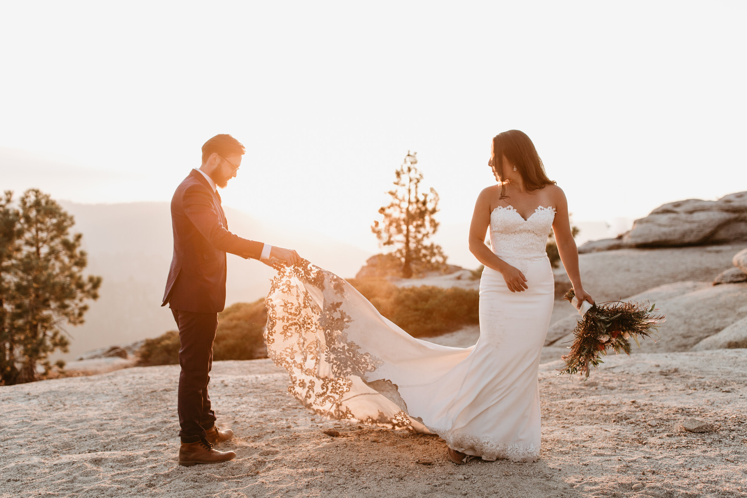 Nicole-Daacke-Photography-yosemite-national-park-elopement-photography-adventure-elopement-in-yosemite-taft-point-sunset-elopement-photographs-california-intimate-destination-wedding-in-yosemite-national-park-9375.jpg