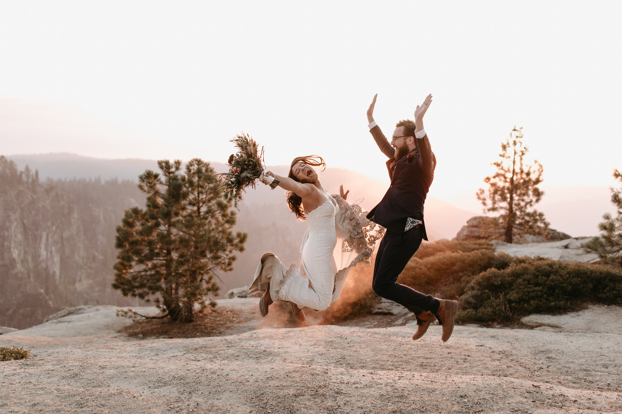 Nicole-Daacke-Photography-yosemite-national-park-elopement-photography-adventure-elopement-in-yosemite-taft-point-sunset-elopement-photographs-california-intimate-destination-wedding-in-yosemite-national-park-9453.jpg