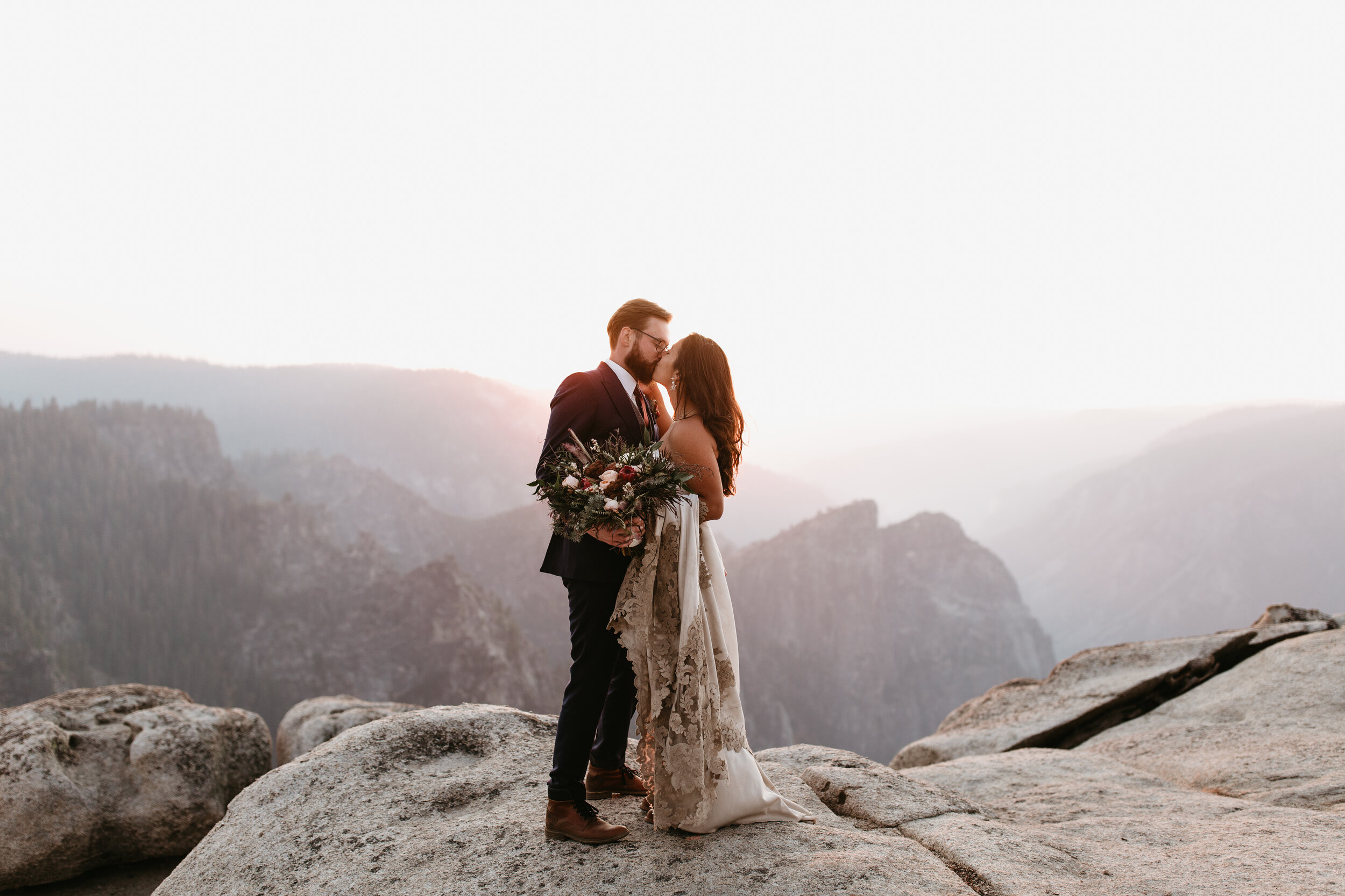 Nicole-Daacke-Photography-yosemite-national-park-elopement-photography-adventure-elopement-in-yosemite-taft-point-sunset-elopement-photographs-california-intimate-destination-wedding-in-yosemite-national-park-9460.jpg