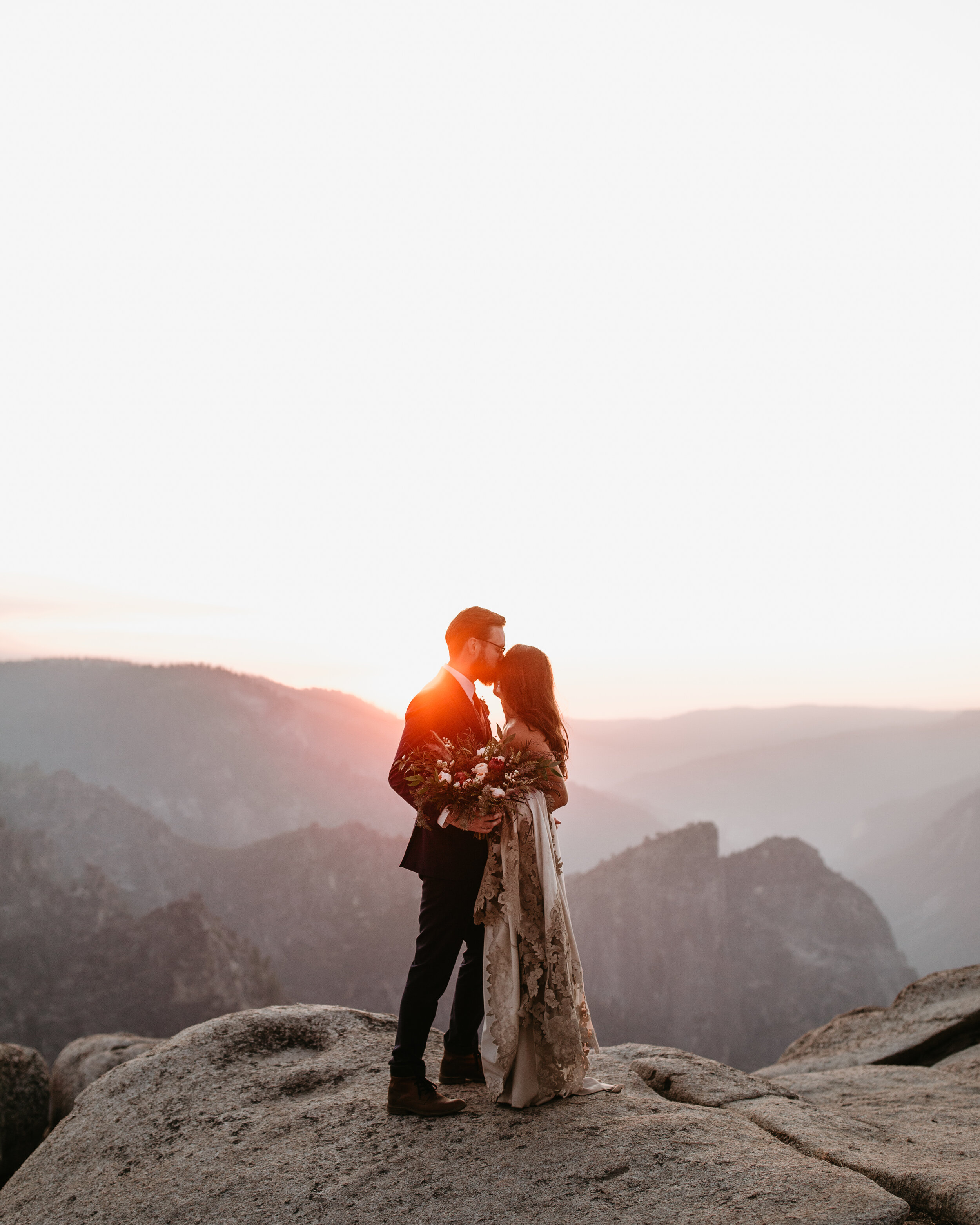Nicole-Daacke-Photography-yosemite-national-park-elopement-photography-adventure-elopement-in-yosemite-taft-point-sunset-elopement-photographs-california-intimate-destination-wedding-in-yosemite-national-park-9478.jpg