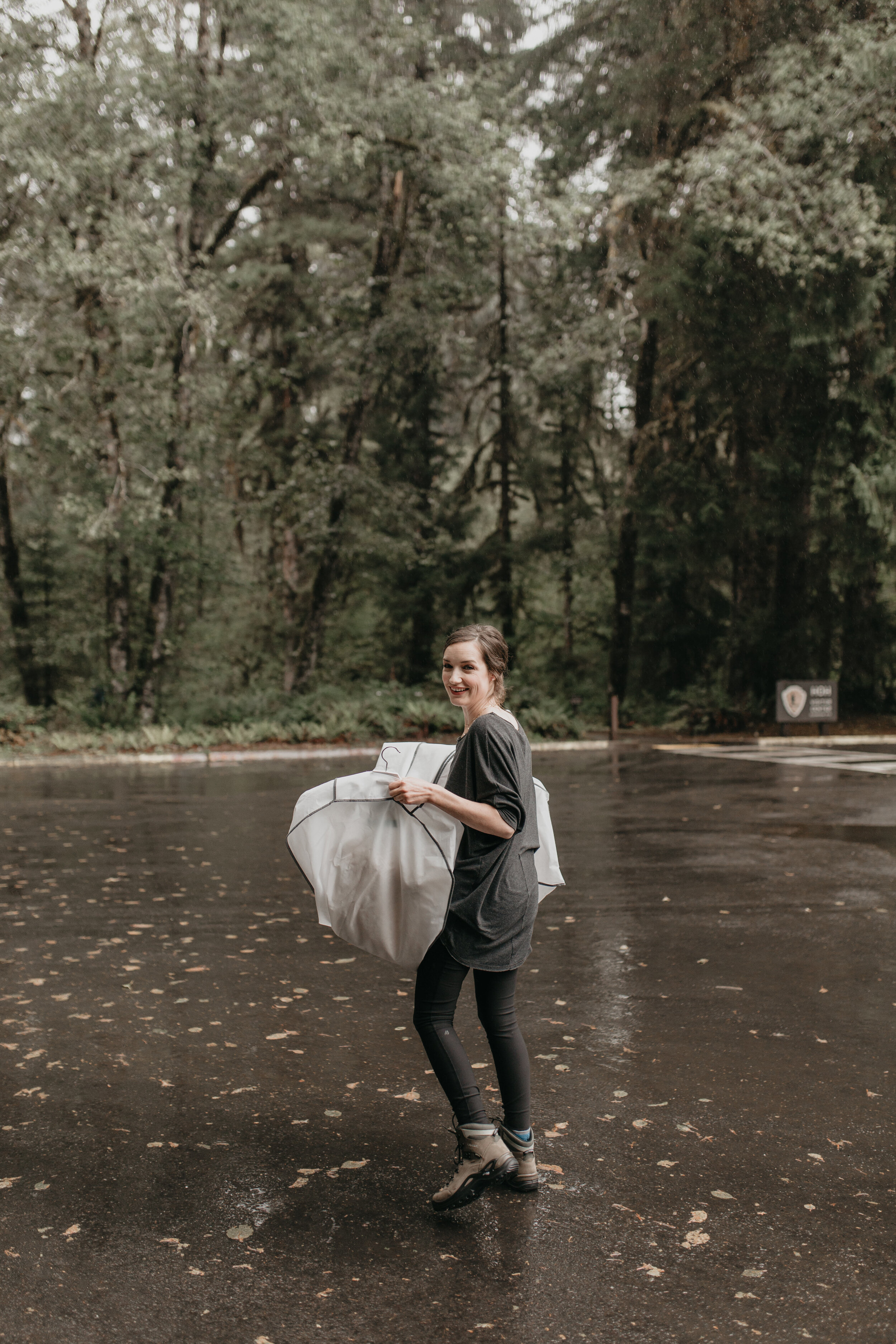 Nicole-Daacke-Photography-Olympic-national-park-elopement-photography-intimiate-elopement-in-olympic-peninsula-washington-state-rainy-day-ruby-beach-hoh-rainforest-elopement-inspiration-rainforest-pnw-elopement-photography-102.jpg