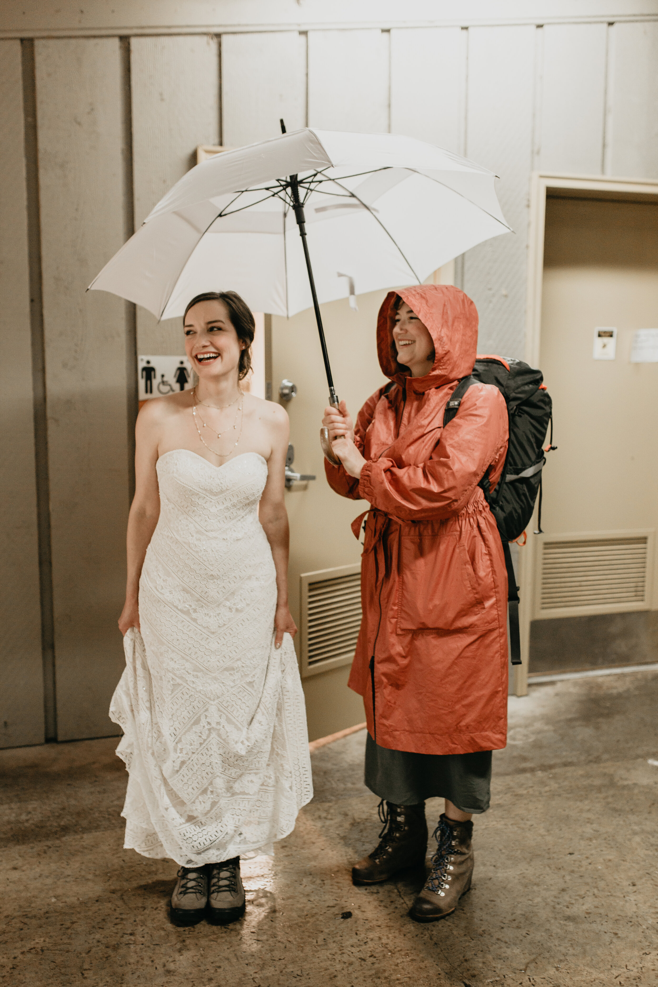 Nicole-Daacke-Photography-Olympic-national-park-elopement-photography-intimiate-elopement-in-olympic-peninsula-washington-state-rainy-day-ruby-beach-hoh-rainforest-elopement-inspiration-rainforest-pnw-elopement-photography-105.jpg