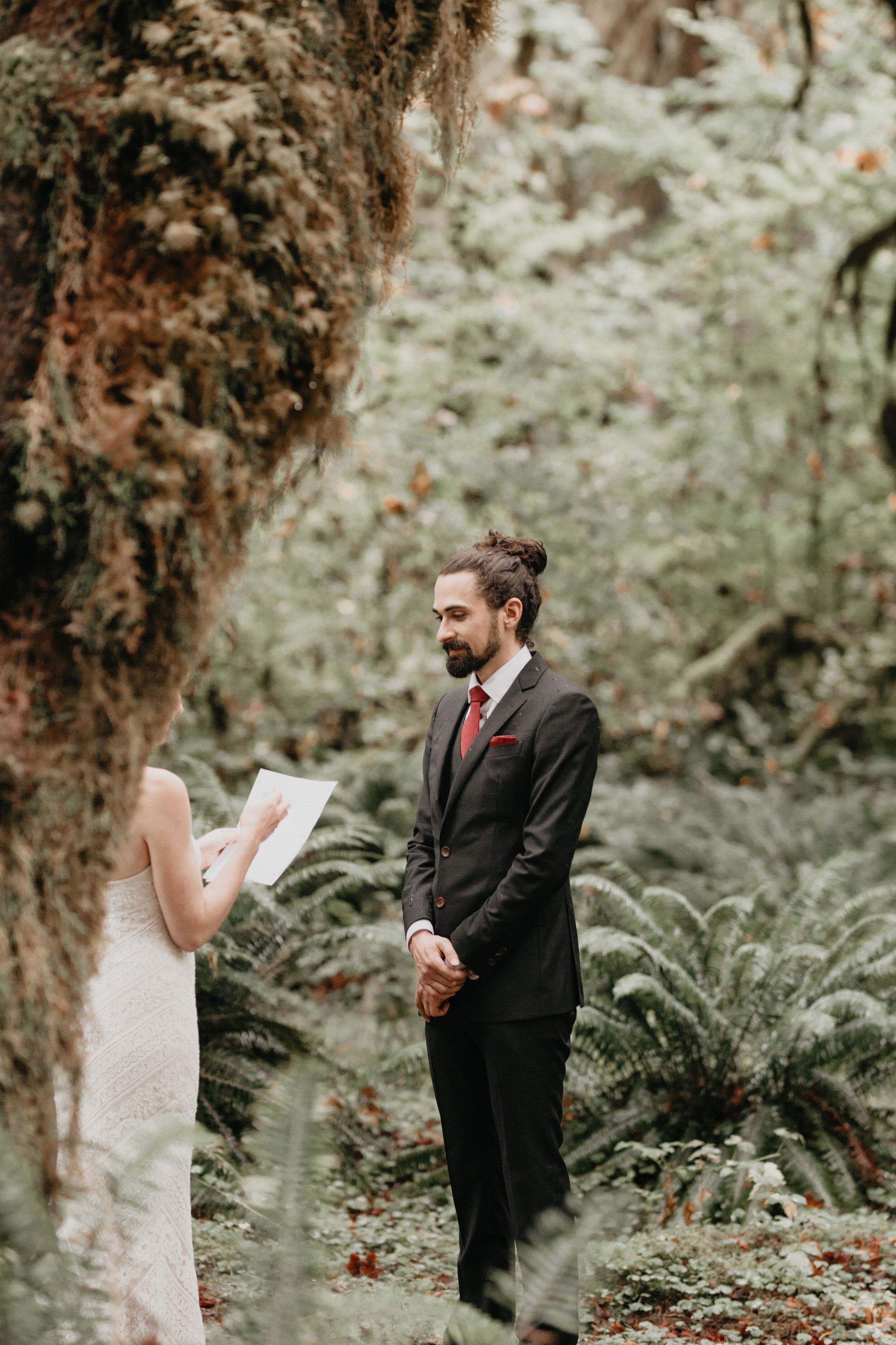 Nicole-Daacke-Photography-Olympic-national-park-elopement-photography-intimiate-elopement-in-olympic-peninsula-washington-state-rainy-day-ruby-beach-hoh-rainforest-elopement-inspiration-rainforest-pnw-elopement-photography-117.jpg