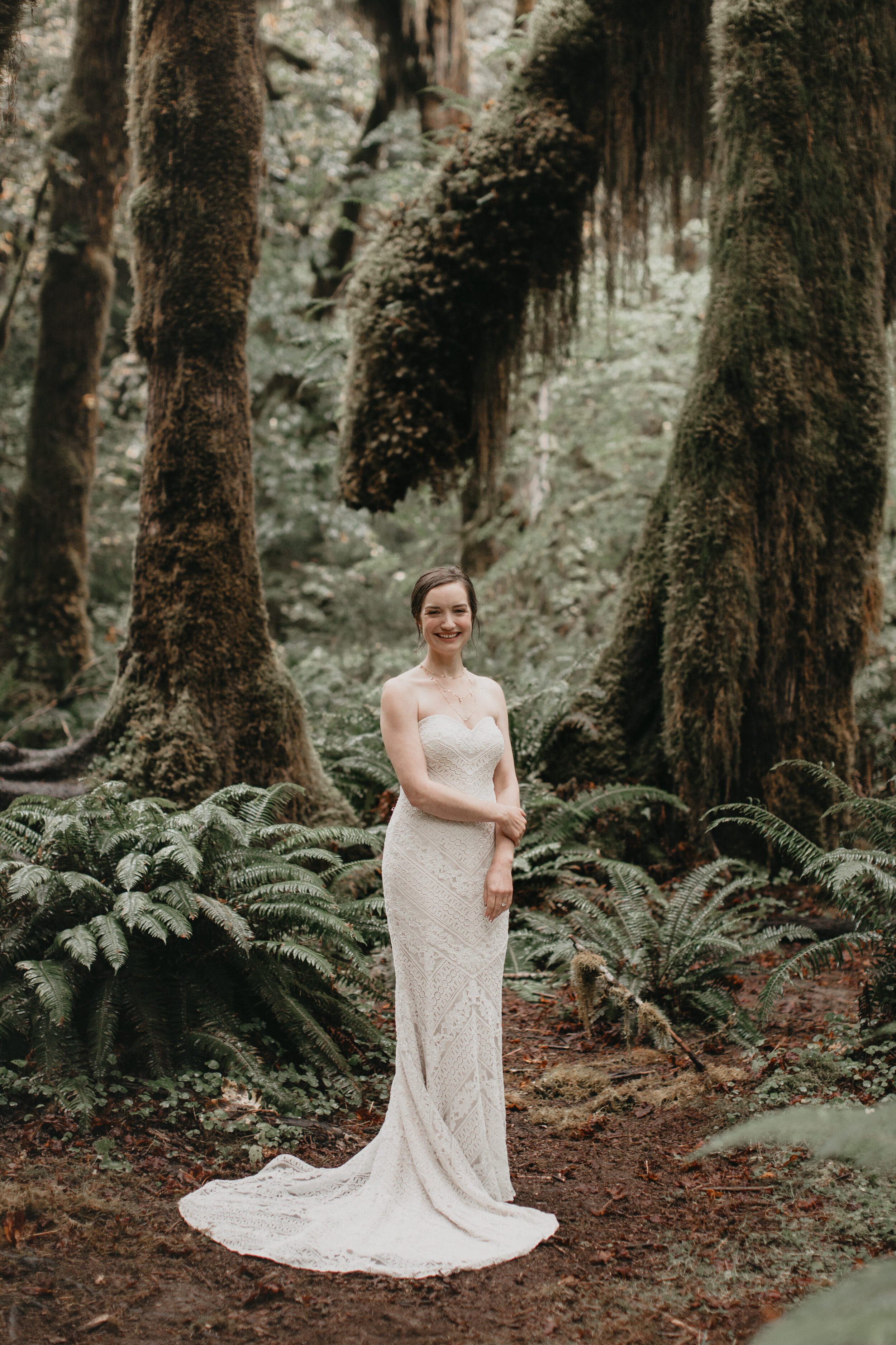 Nicole-Daacke-Photography-Olympic-national-park-elopement-photography-intimiate-elopement-in-olympic-peninsula-washington-state-rainy-day-ruby-beach-hoh-rainforest-elopement-inspiration-rainforest-pnw-elopement-photography-122.jpg