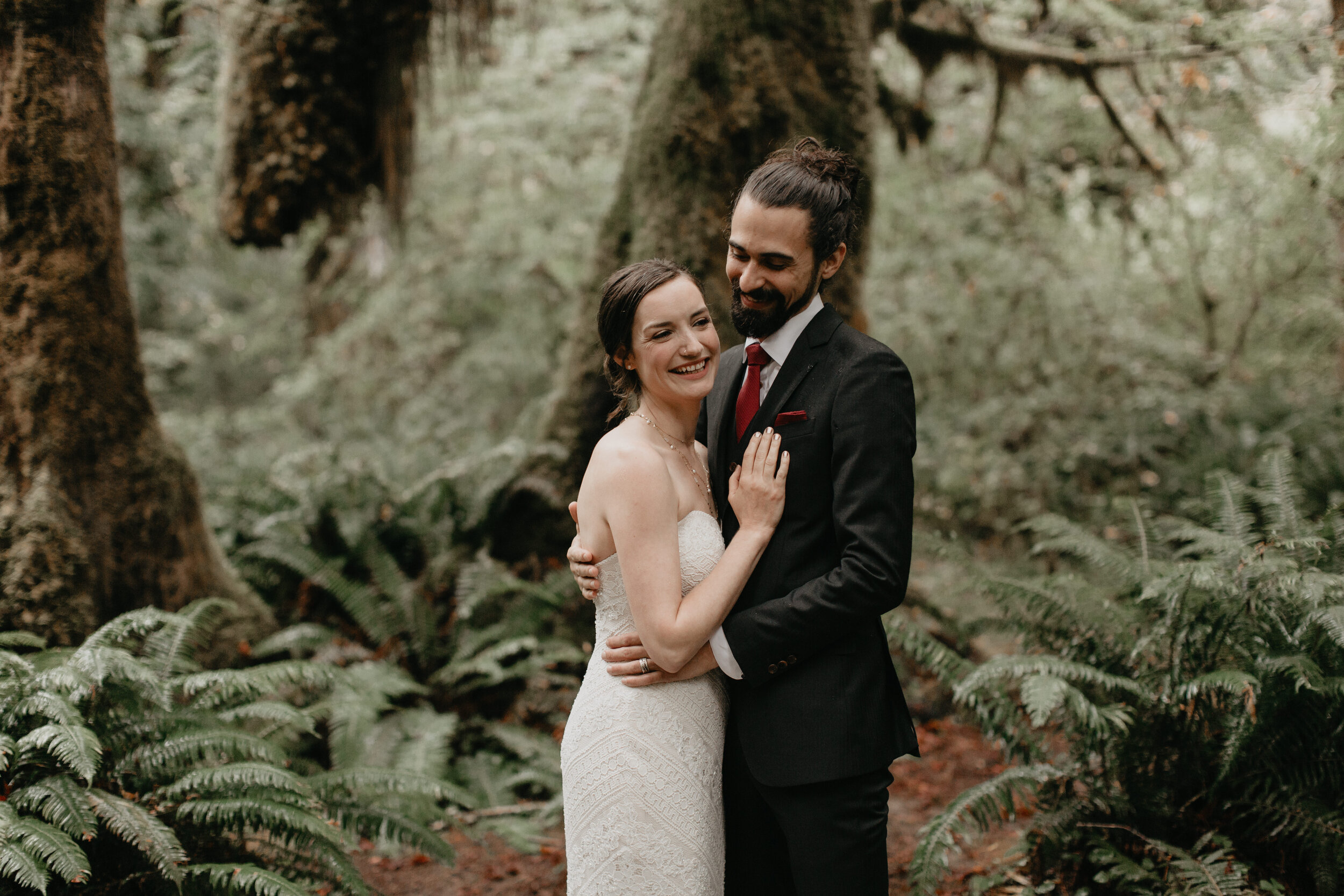 Nicole-Daacke-Photography-Olympic-national-park-elopement-photography-intimiate-elopement-in-olympic-peninsula-washington-state-rainy-day-ruby-beach-hoh-rainforest-elopement-inspiration-rainforest-pnw-elopement-photography-132.jpg