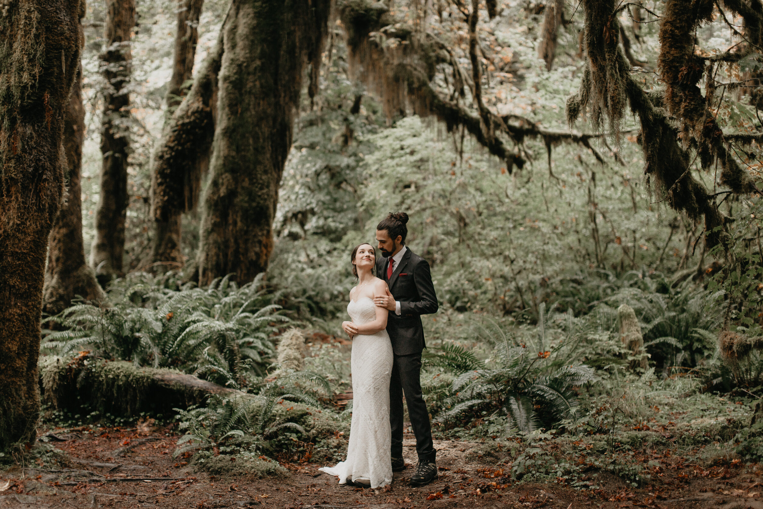 Nicole-Daacke-Photography-Olympic-national-park-elopement-photography-intimiate-elopement-in-olympic-peninsula-washington-state-rainy-day-ruby-beach-hoh-rainforest-elopement-inspiration-rainforest-pnw-elopement-photography-136.jpg