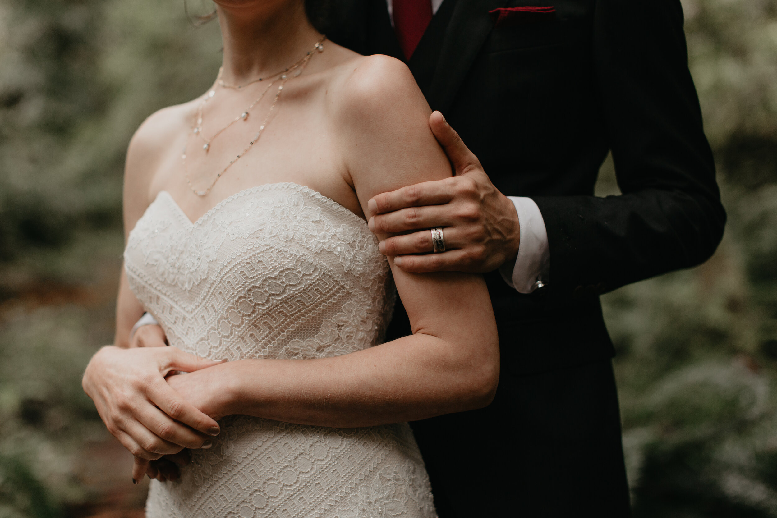 Nicole-Daacke-Photography-Olympic-national-park-elopement-photography-intimiate-elopement-in-olympic-peninsula-washington-state-rainy-day-ruby-beach-hoh-rainforest-elopement-inspiration-rainforest-pnw-elopement-photography-139.jpg