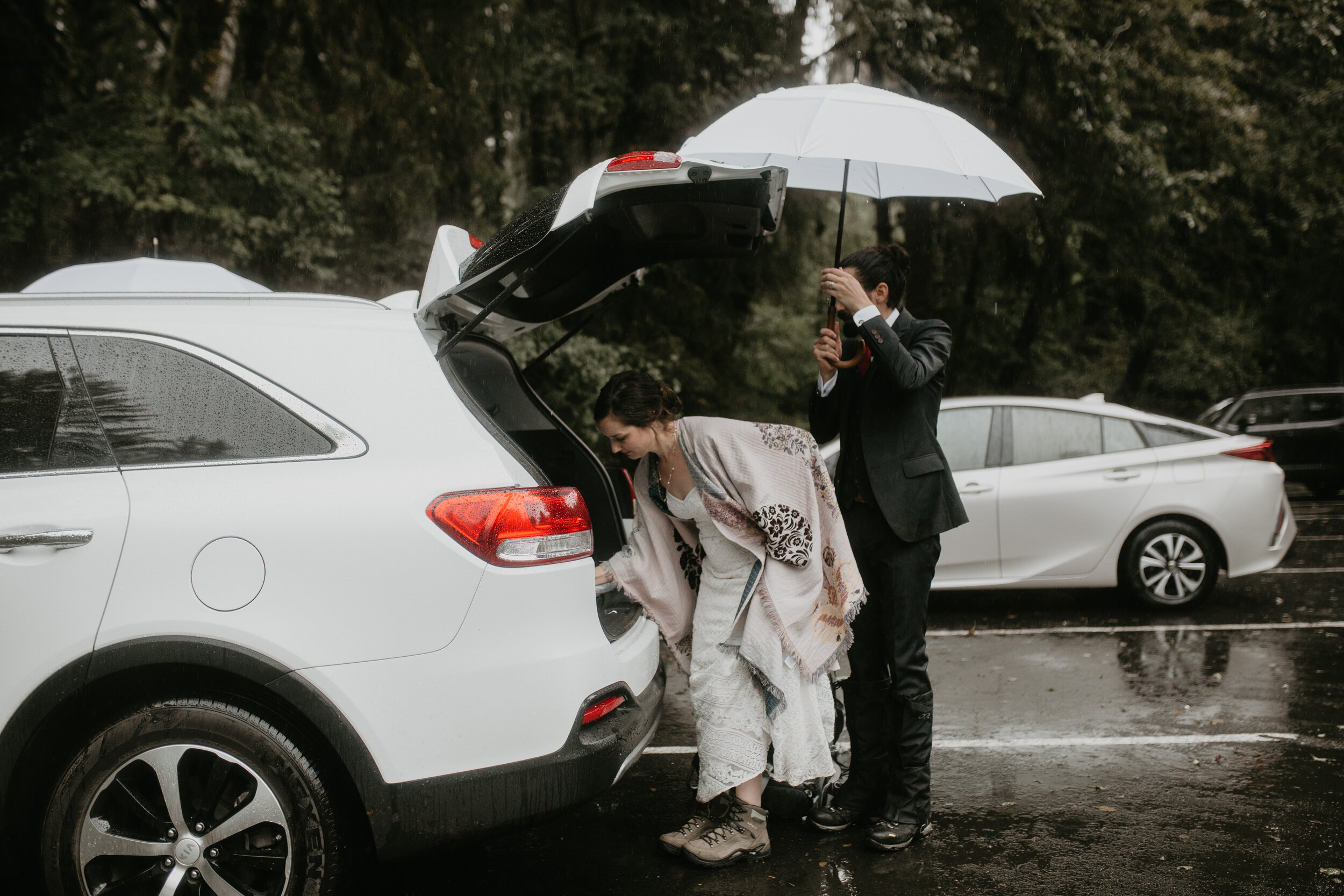 Nicole-Daacke-Photography-Olympic-national-park-elopement-photography-intimiate-elopement-in-olympic-peninsula-washington-state-rainy-day-ruby-beach-hoh-rainforest-elopement-inspiration-rainforest-pnw-elopement-photography-143.jpg
