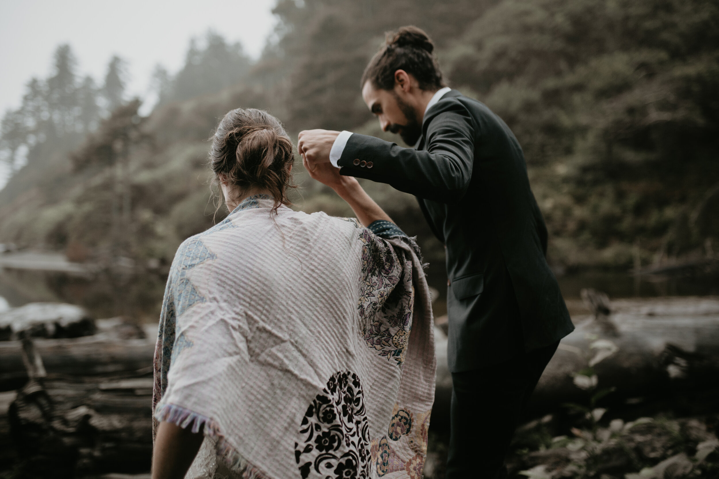 Nicole-Daacke-Photography-Olympic-national-park-elopement-photography-intimiate-elopement-in-olympic-peninsula-washington-state-rainy-day-ruby-beach-hoh-rainforest-elopement-inspiration-rainforest-pnw-elopement-photography-146.jpg