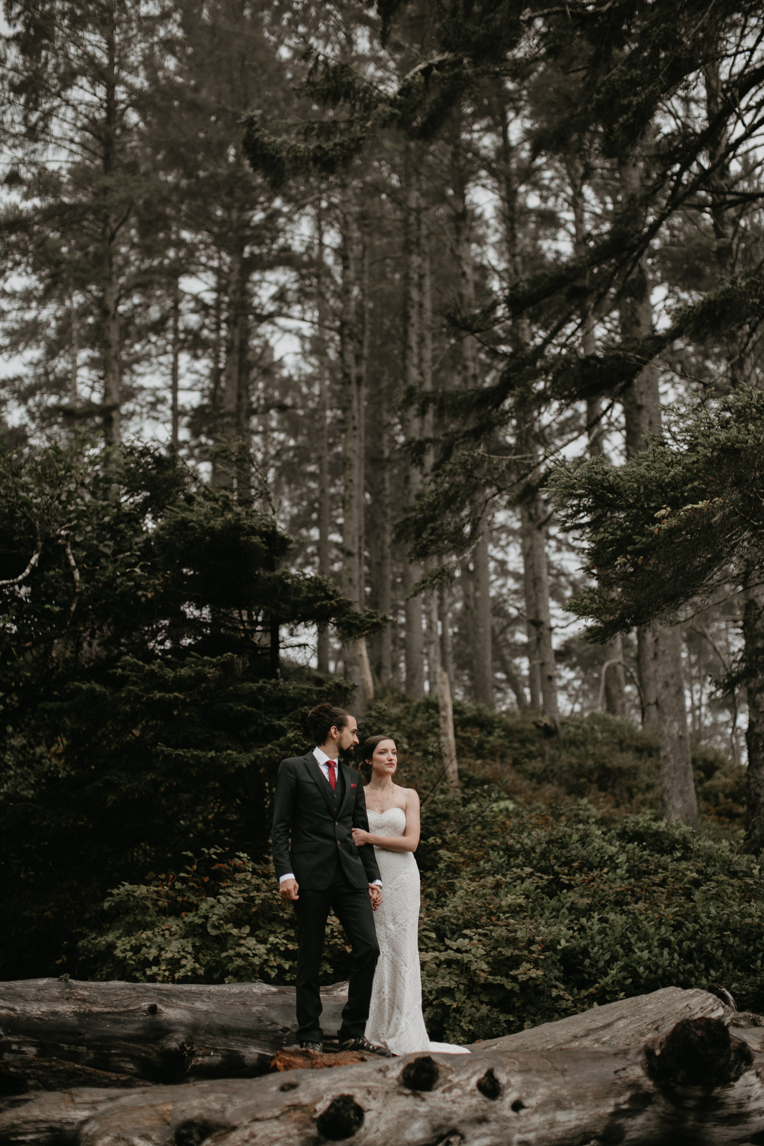 Nicole-Daacke-Photography-Olympic-national-park-elopement-photography-intimiate-elopement-in-olympic-peninsula-washington-state-rainy-day-ruby-beach-hoh-rainforest-elopement-inspiration-rainforest-pnw-elopement-photography-147.jpg