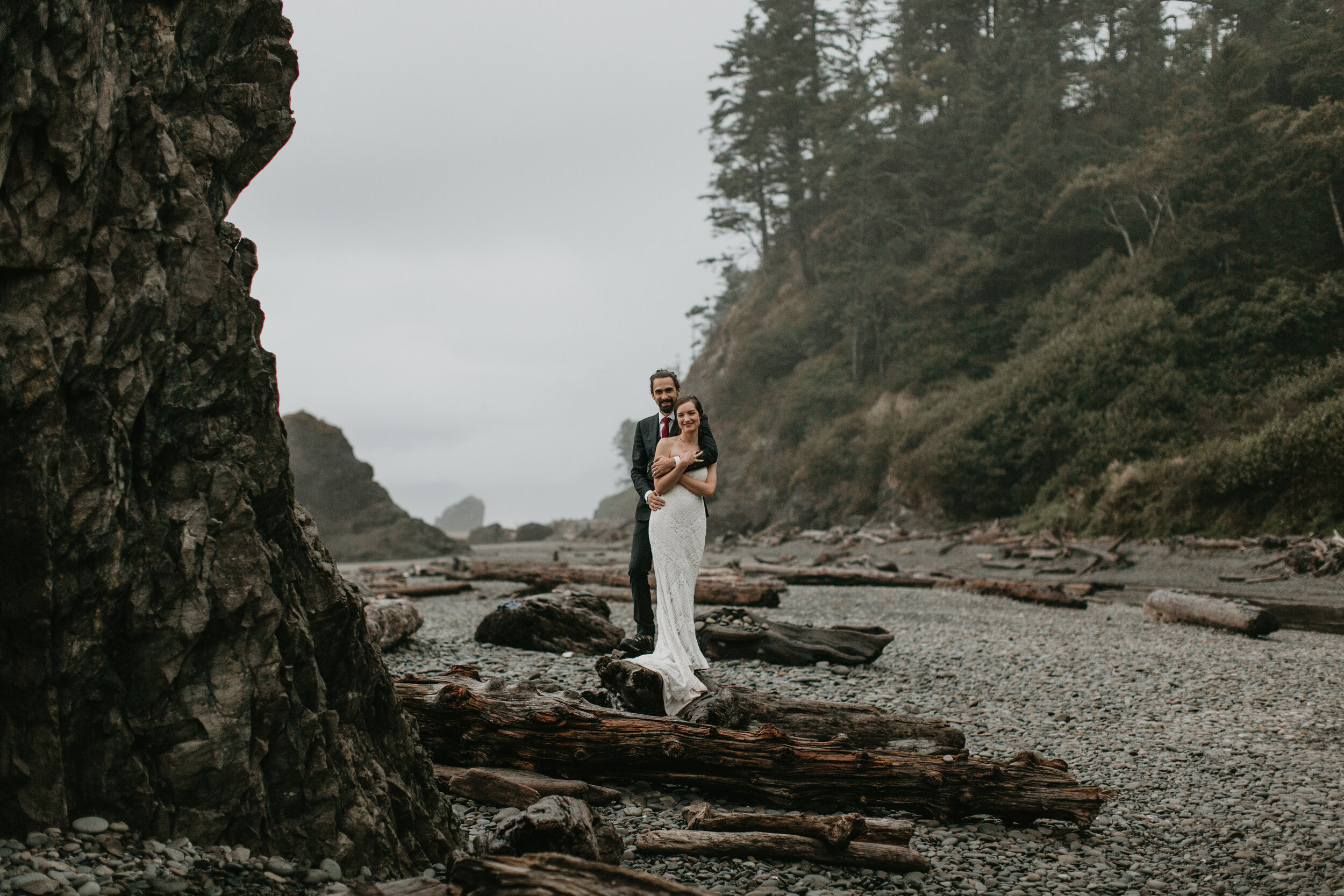 Nicole-Daacke-Photography-Olympic-national-park-elopement-photography-intimiate-elopement-in-olympic-peninsula-washington-state-rainy-day-ruby-beach-hoh-rainforest-elopement-inspiration-rainforest-pnw-elopement-photography-156.jpg