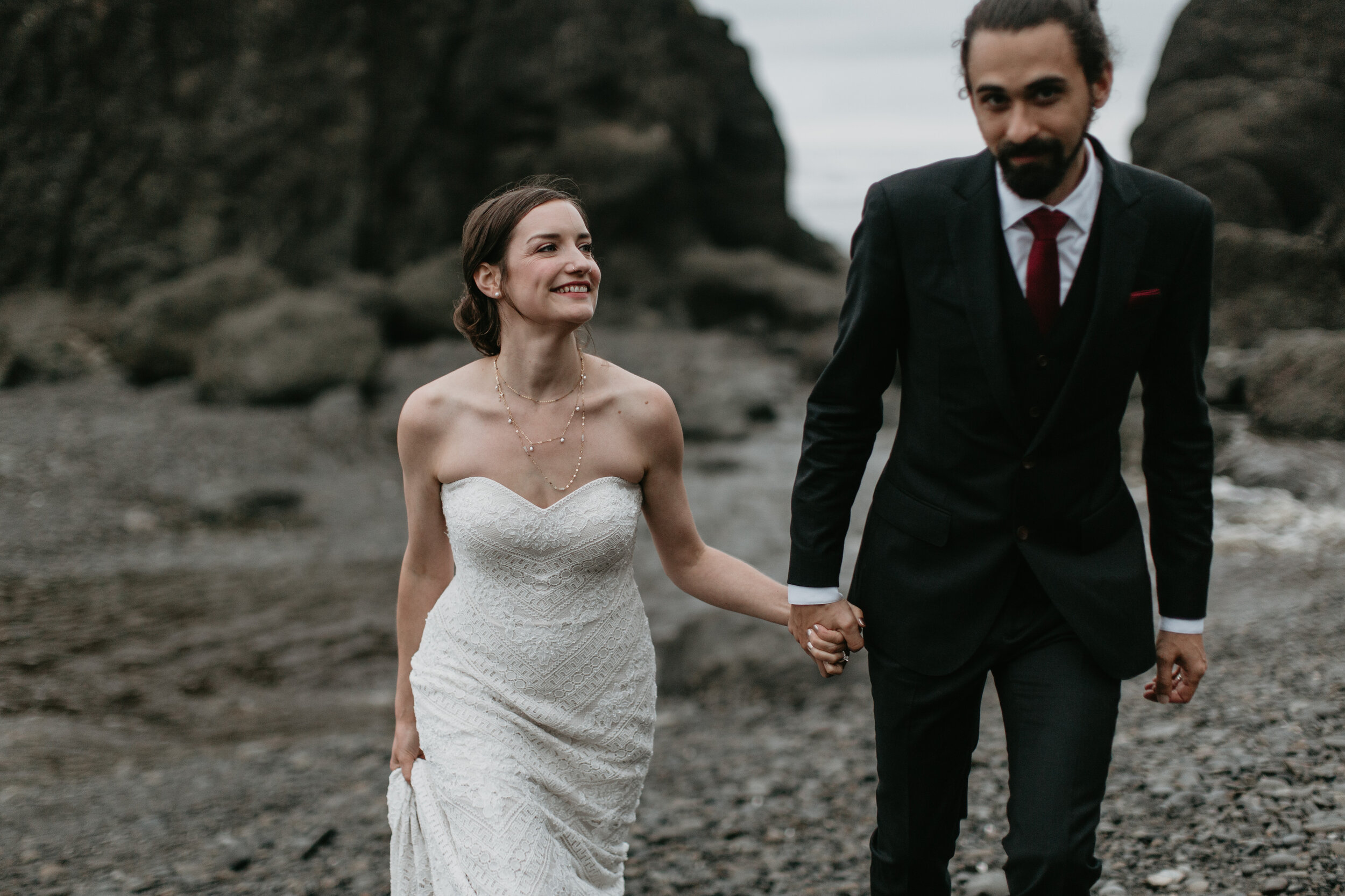 Nicole-Daacke-Photography-Olympic-national-park-elopement-photography-intimiate-elopement-in-olympic-peninsula-washington-state-rainy-day-ruby-beach-hoh-rainforest-elopement-inspiration-rainforest-pnw-elopement-photography-167.jpg