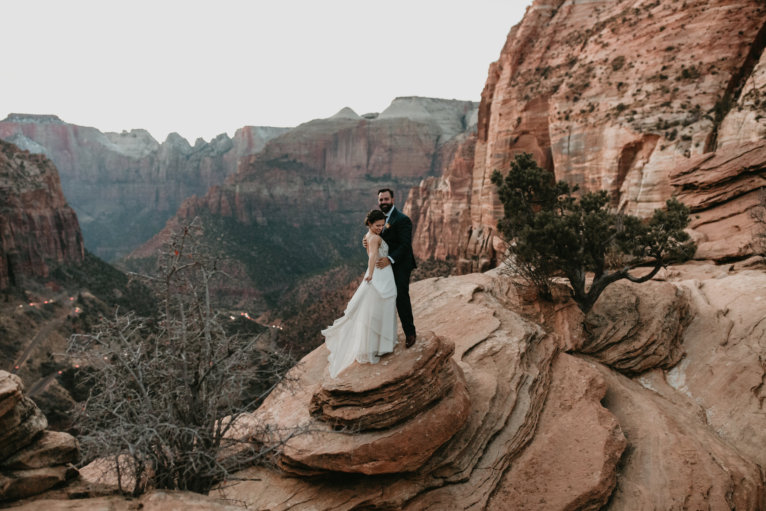 Nicole-Daacke-Photography-snowy-hiking-elopement-in-zion-national-park-zion-elopement-photographer-canyon-overlook-trial-brial-portraits-in-mt-zion-national-park-utah-desert-adventure-elopement-photographer-180.jpg