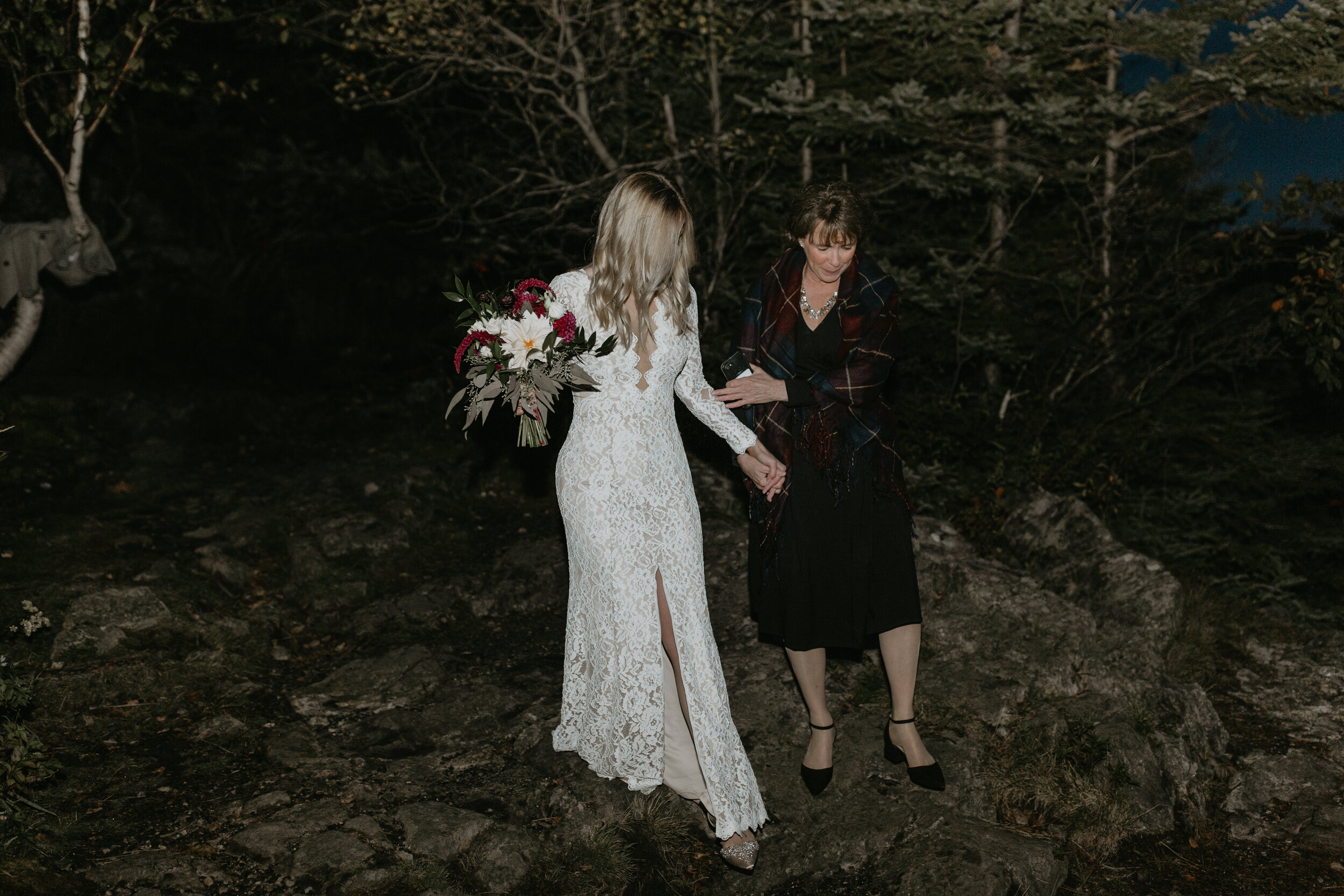 Nicole-Daacke-Photography-Acadia-national-park-elopement-photography-elopement-in-acadia-inspiration-maine-intimate-wedding-destination-elopement-photographer-rainy-day-maine-coast-bar-harbor-elopement-photography-100.jpg