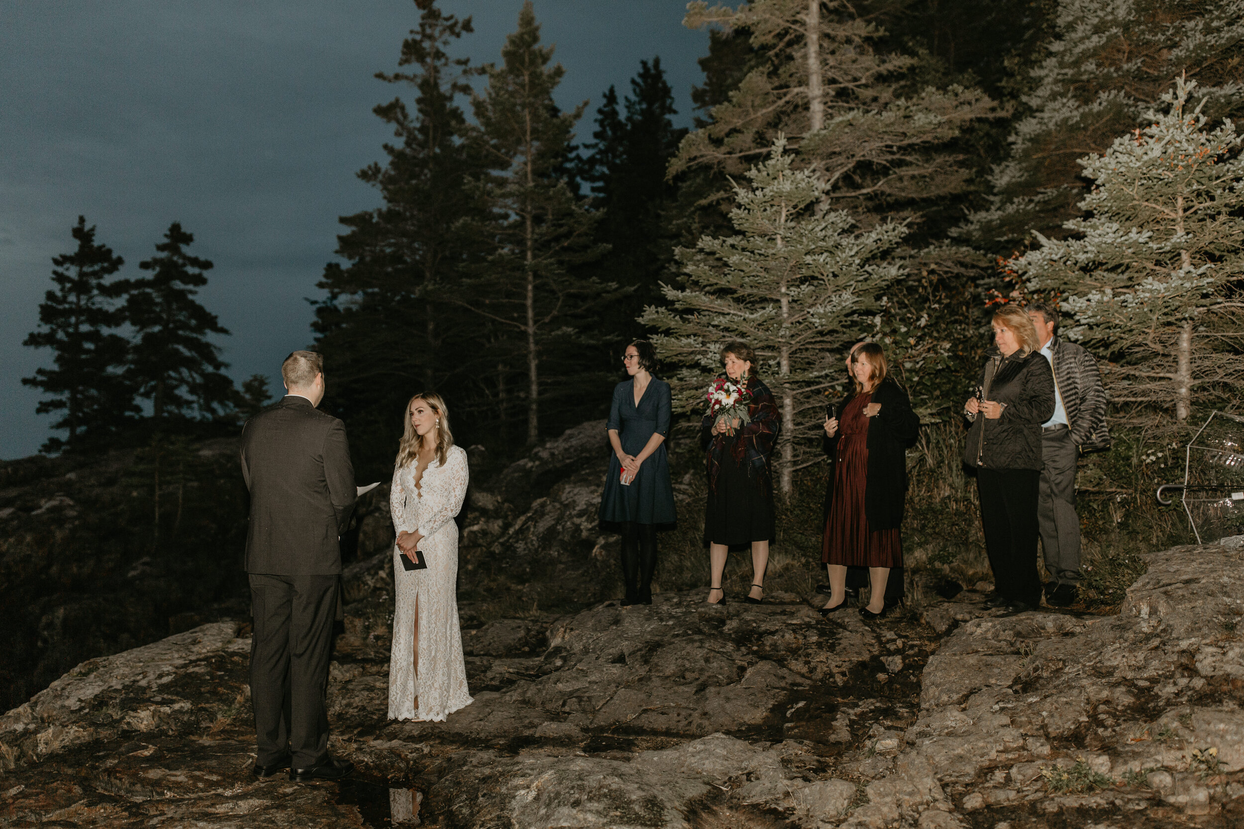 Nicole-Daacke-Photography-Acadia-national-park-elopement-photography-elopement-in-acadia-inspiration-maine-intimate-wedding-destination-elopement-photographer-rainy-day-maine-coast-bar-harbor-elopement-photography-104.jpg