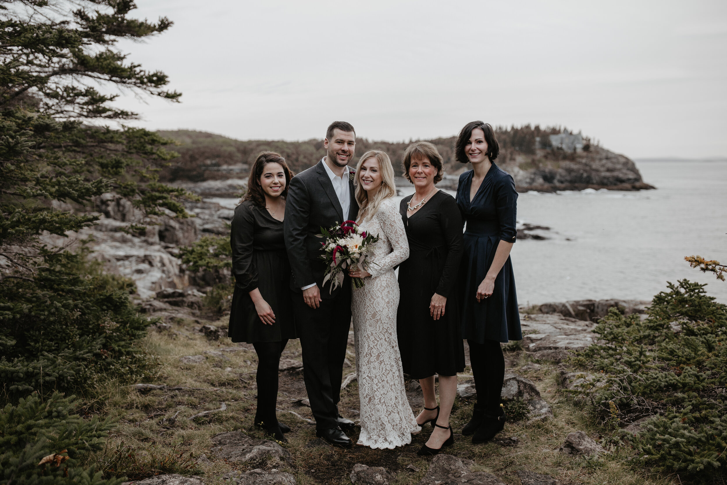 Nicole-Daacke-Photography-Acadia-national-park-elopement-photography-elopement-in-acadia-inspiration-maine-intimate-wedding-destination-elopement-photographer-rainy-day-maine-coast-bar-harbor-elopement-photography-134.jpg