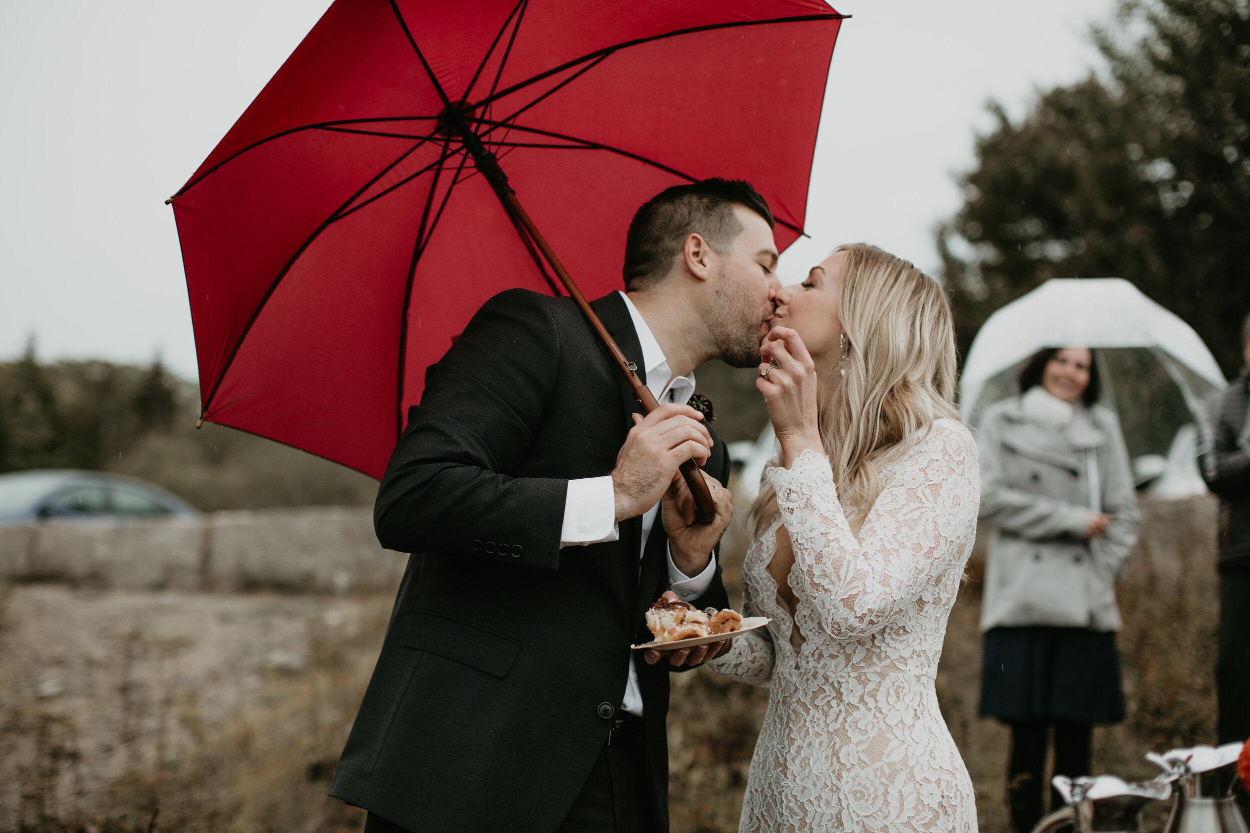 Nicole-Daacke-Photography-Acadia-national-park-elopement-photography-elopement-in-acadia-inspiration-maine-intimate-wedding-destination-elopement-photographer-rainy-day-maine-coast-bar-harbor-elopement-photography-142.jpg