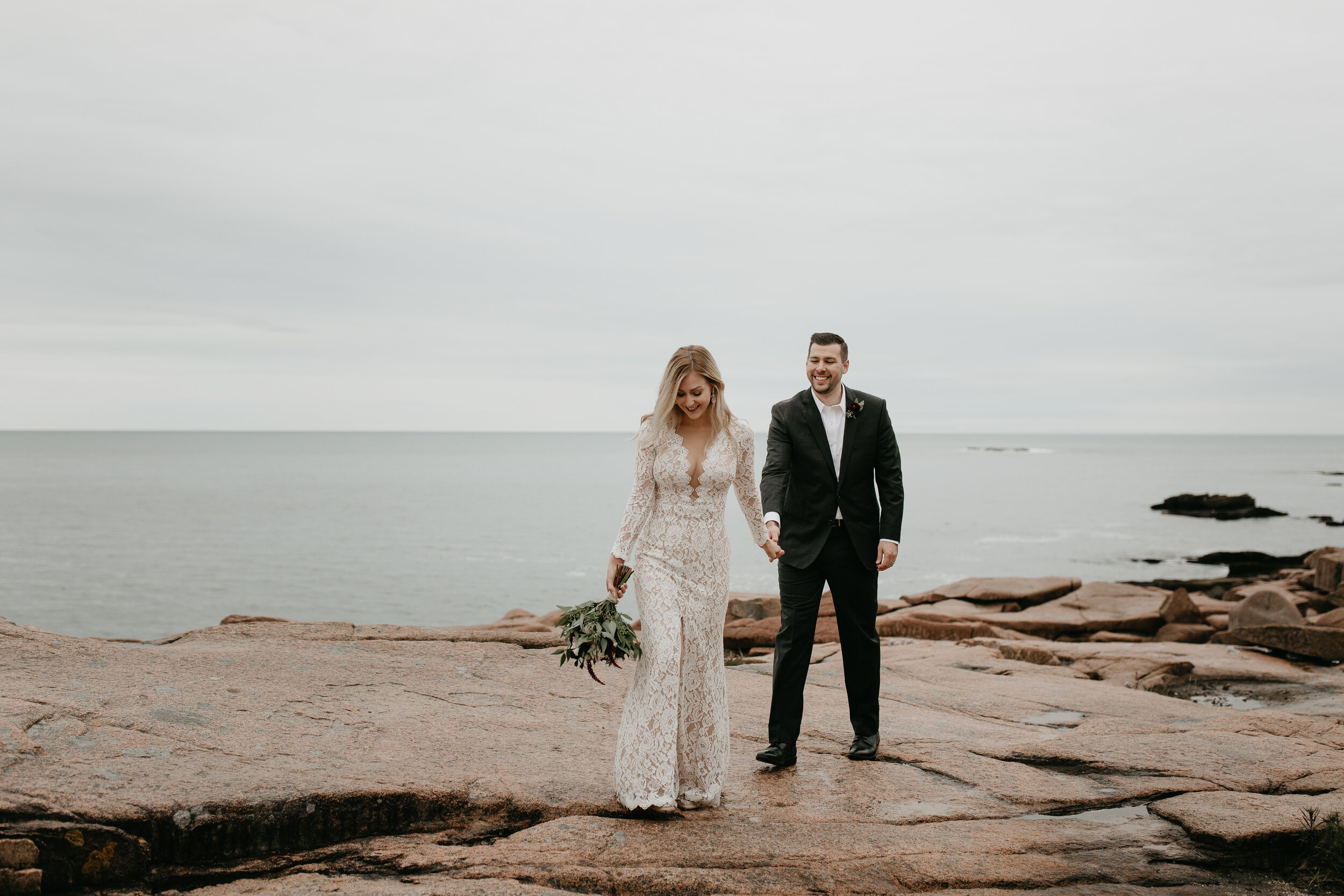Nicole-Daacke-Photography-Acadia-national-park-elopement-photography-elopement-in-acadia-inspiration-maine-intimate-wedding-destination-elopement-photographer-rainy-day-maine-coast-bar-harbor-elopement-photography-167.jpg