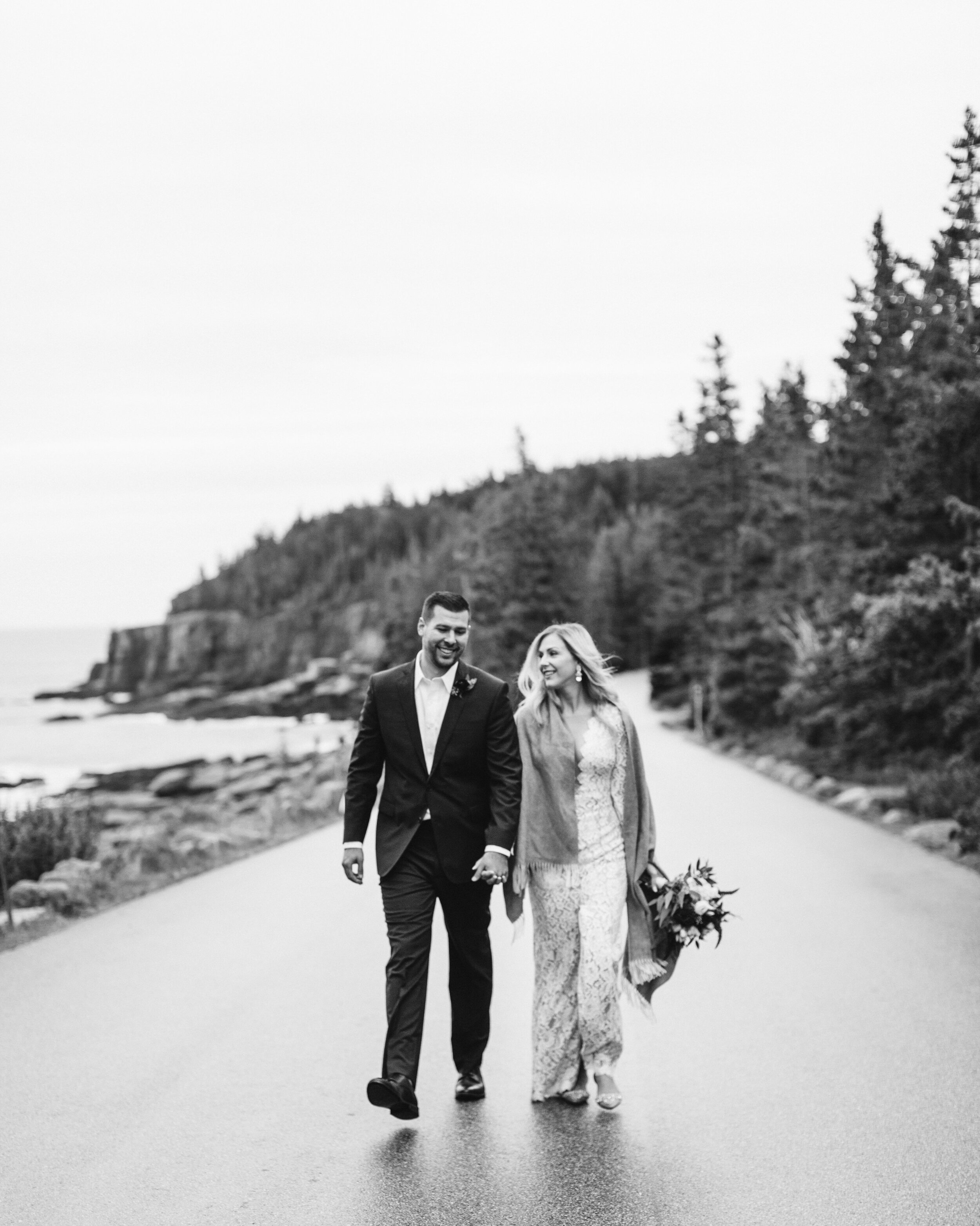 Nicole-Daacke-Photography-Acadia-national-park-elopement-photography-elopement-in-acadia-inspiration-maine-intimate-wedding-destination-elopement-photographer-rainy-day-maine-coast-bar-harbor-elopement-photography-171.jpg