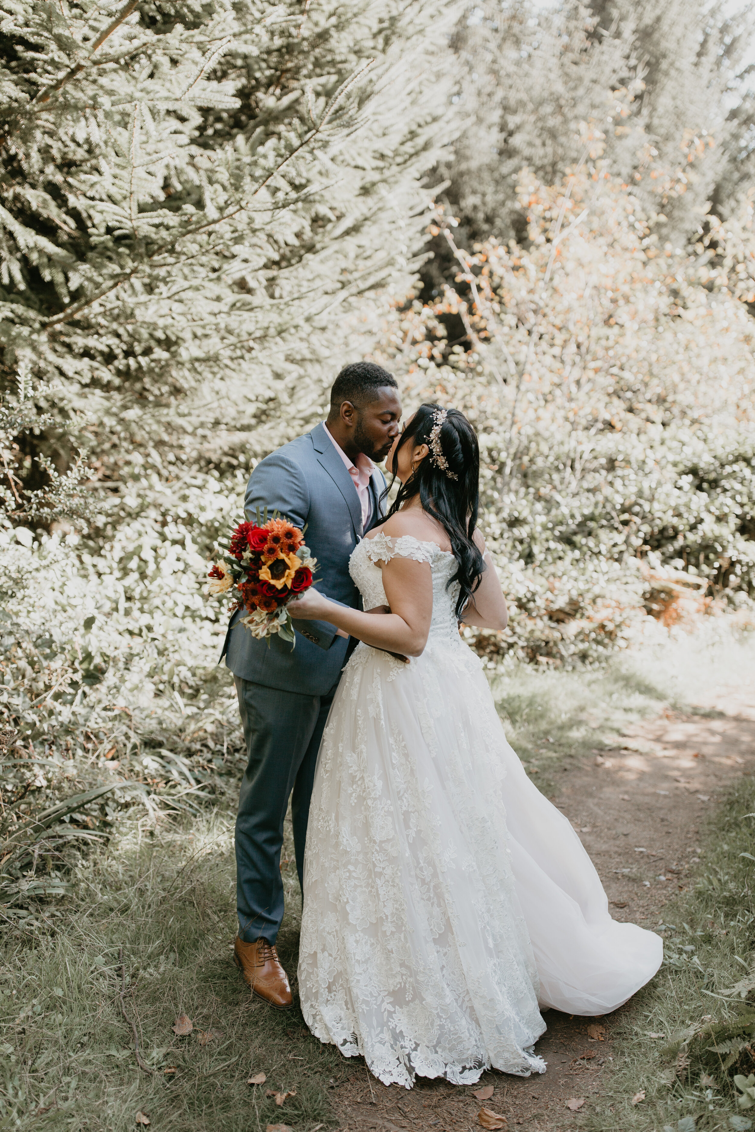 oregon-coast-elopement-at-samuel-boardman-state-park-scenic-road-southern-oregon-coast-elopement-photographer-Nicole-Daacke-Photography-106.jpg