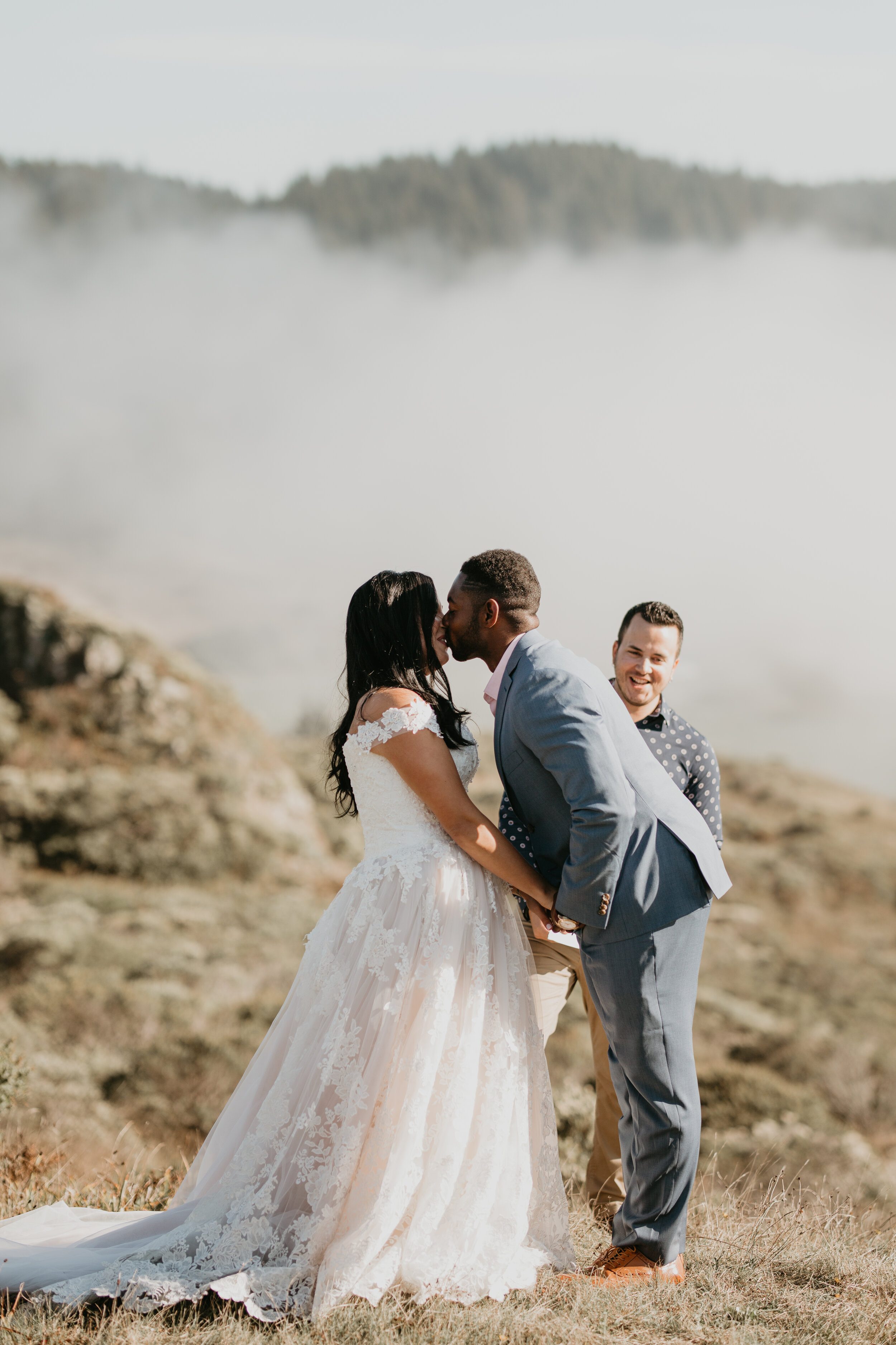 oregon-coast-elopement-at-samuel-boardman-state-park-scenic-road-southern-oregon-coast-elopement-photographer-Nicole-Daacke-Photography-135.jpg