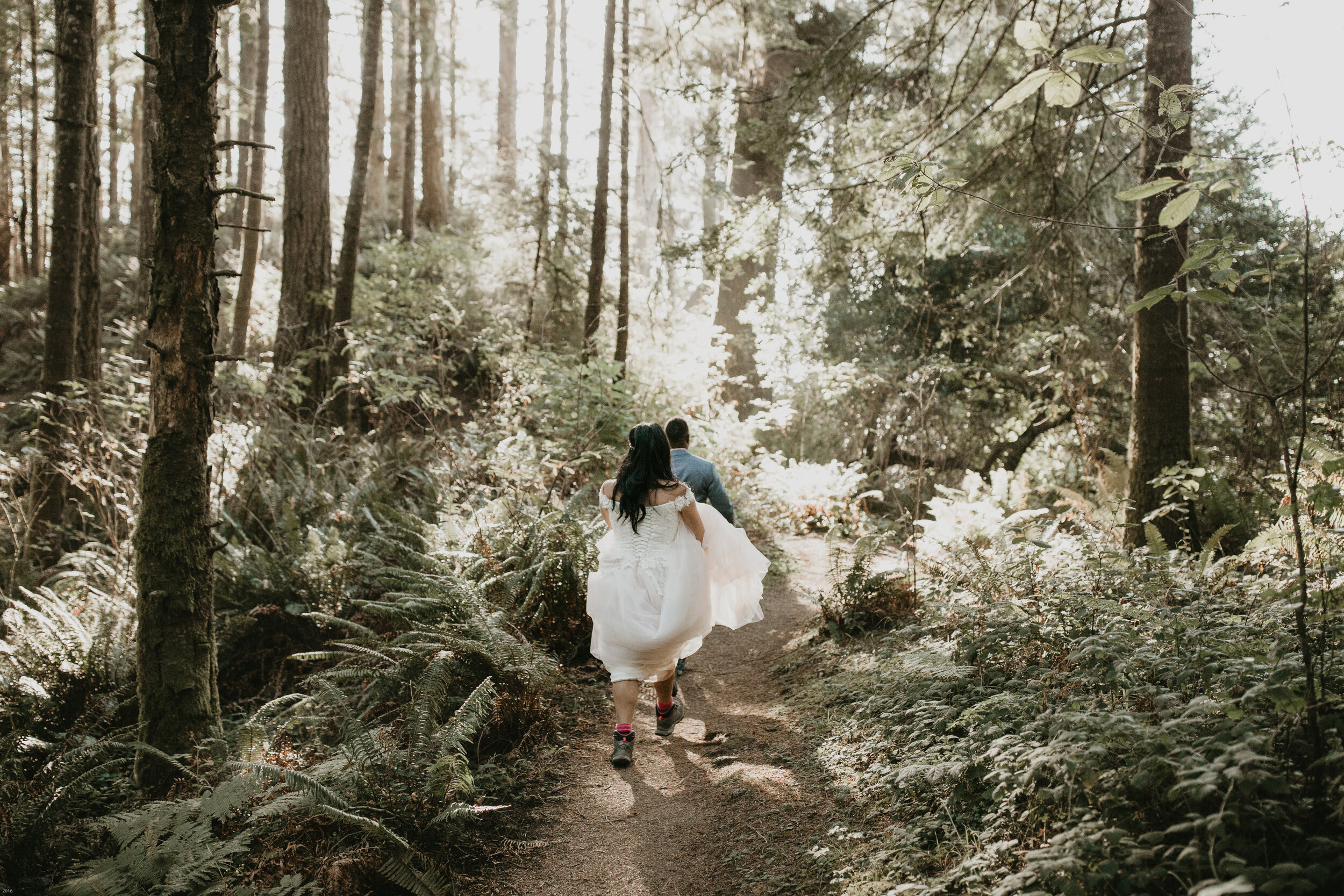 oregon-coast-elopement-at-samuel-boardman-state-park-scenic-road-southern-oregon-coast-elopement-photographer-Nicole-Daacke-Photography-143.jpg