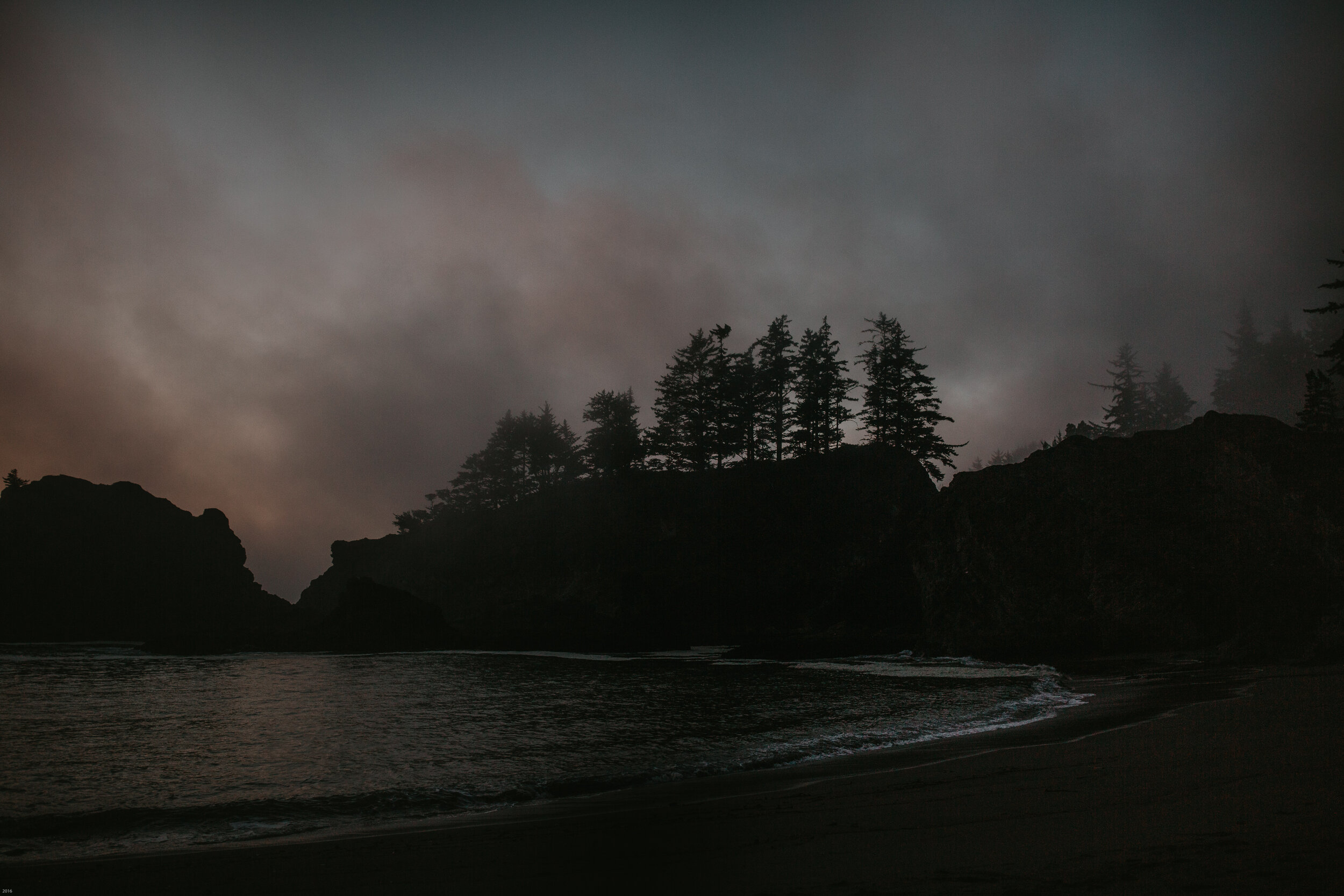 oregon-coast-elopement-at-samuel-boardman-state-park-scenic-road-southern-oregon-coast-elopement-photographer-Nicole-Daacke-Photography-226.jpg