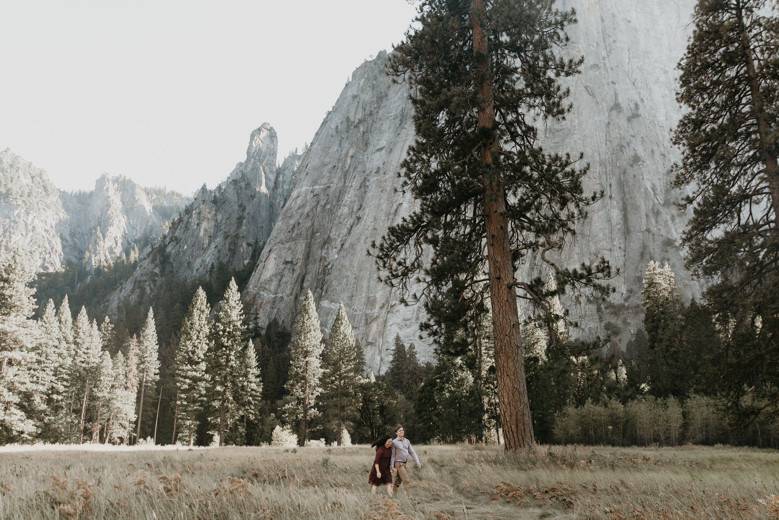 yosemite-national-park-couples-session-at-taft-point-and-yosemite-valley-yosemite-elopement-photographer-nicole-daacke-photography-101.jpg