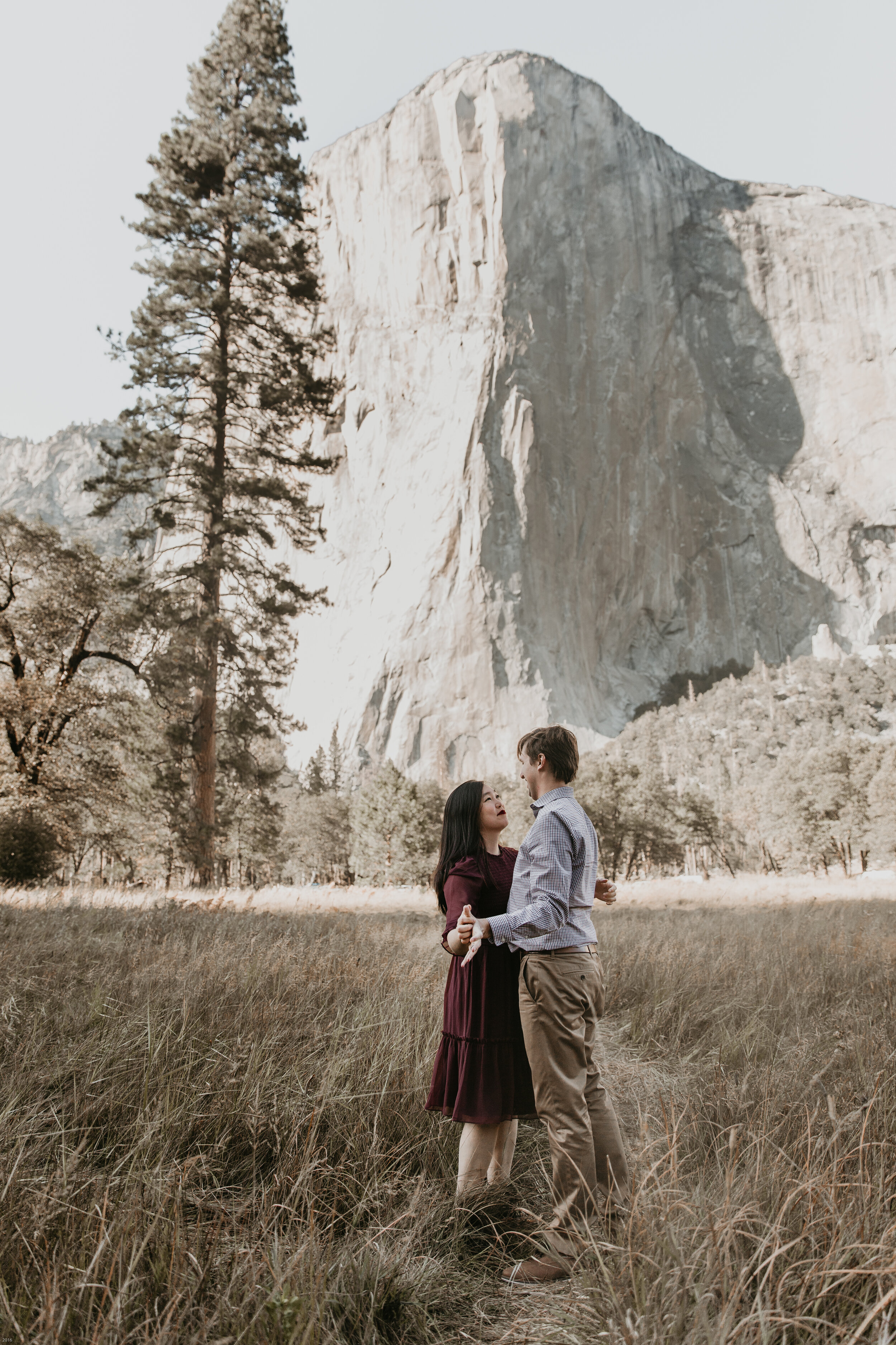 yosemite-national-park-couples-session-at-taft-point-and-yosemite-valley-yosemite-elopement-photographer-nicole-daacke-photography-102.jpg