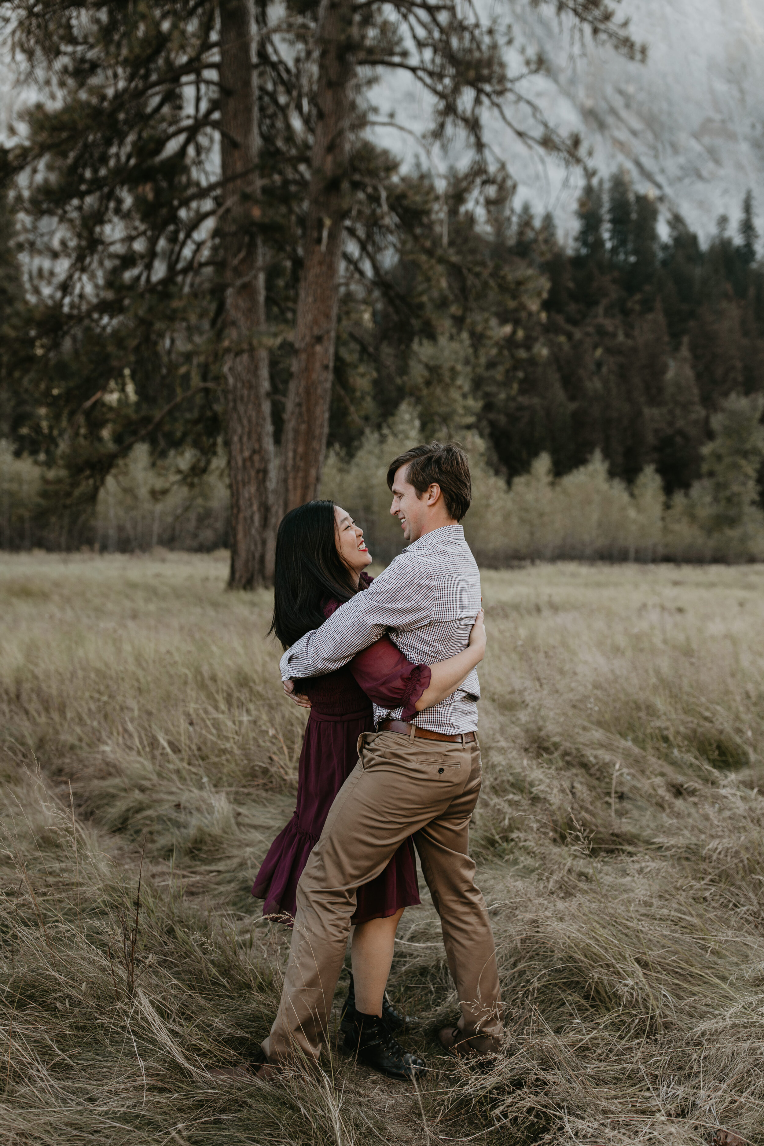 yosemite-national-park-couples-session-at-taft-point-and-yosemite-valley-yosemite-elopement-photographer-nicole-daacke-photography-107.jpg