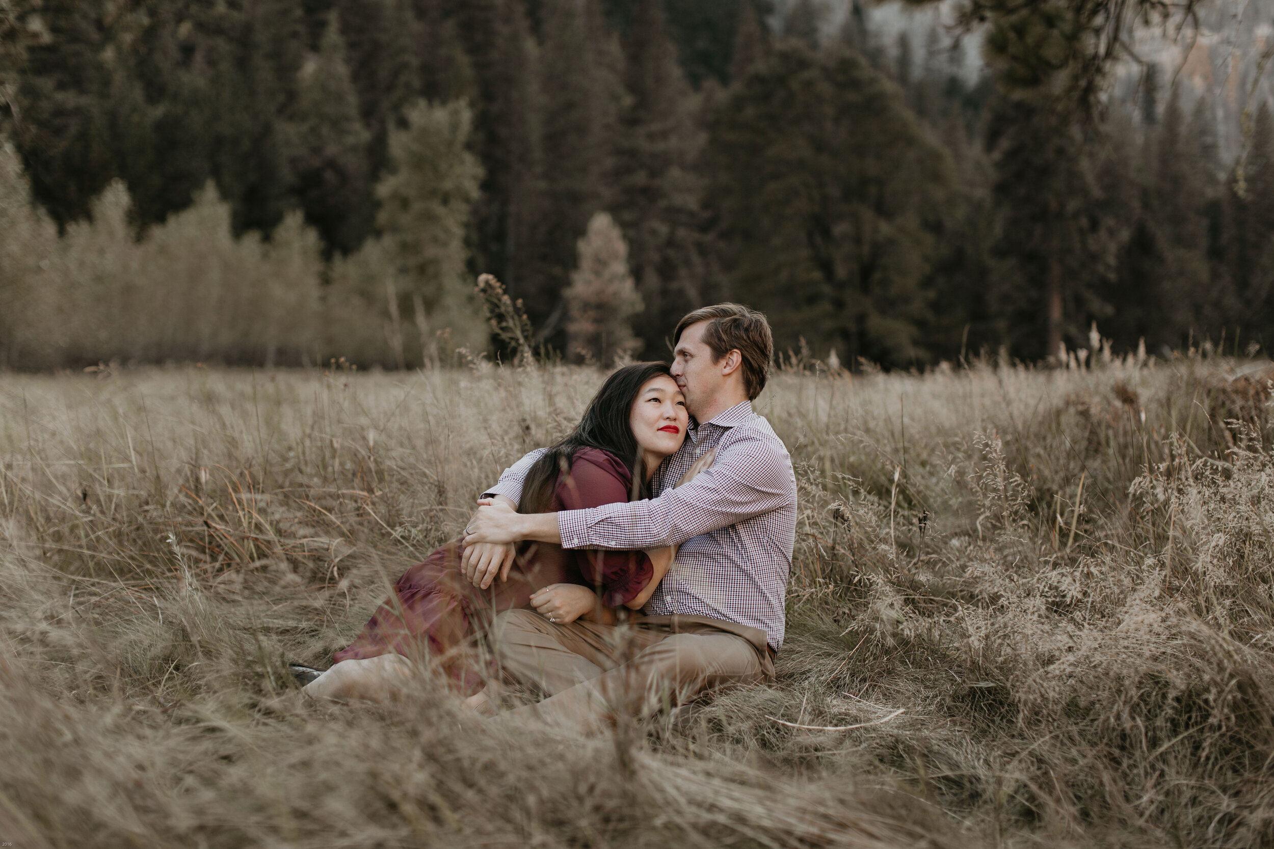 yosemite-national-park-couples-session-at-taft-point-and-yosemite-valley-yosemite-elopement-photographer-nicole-daacke-photography-113.jpg