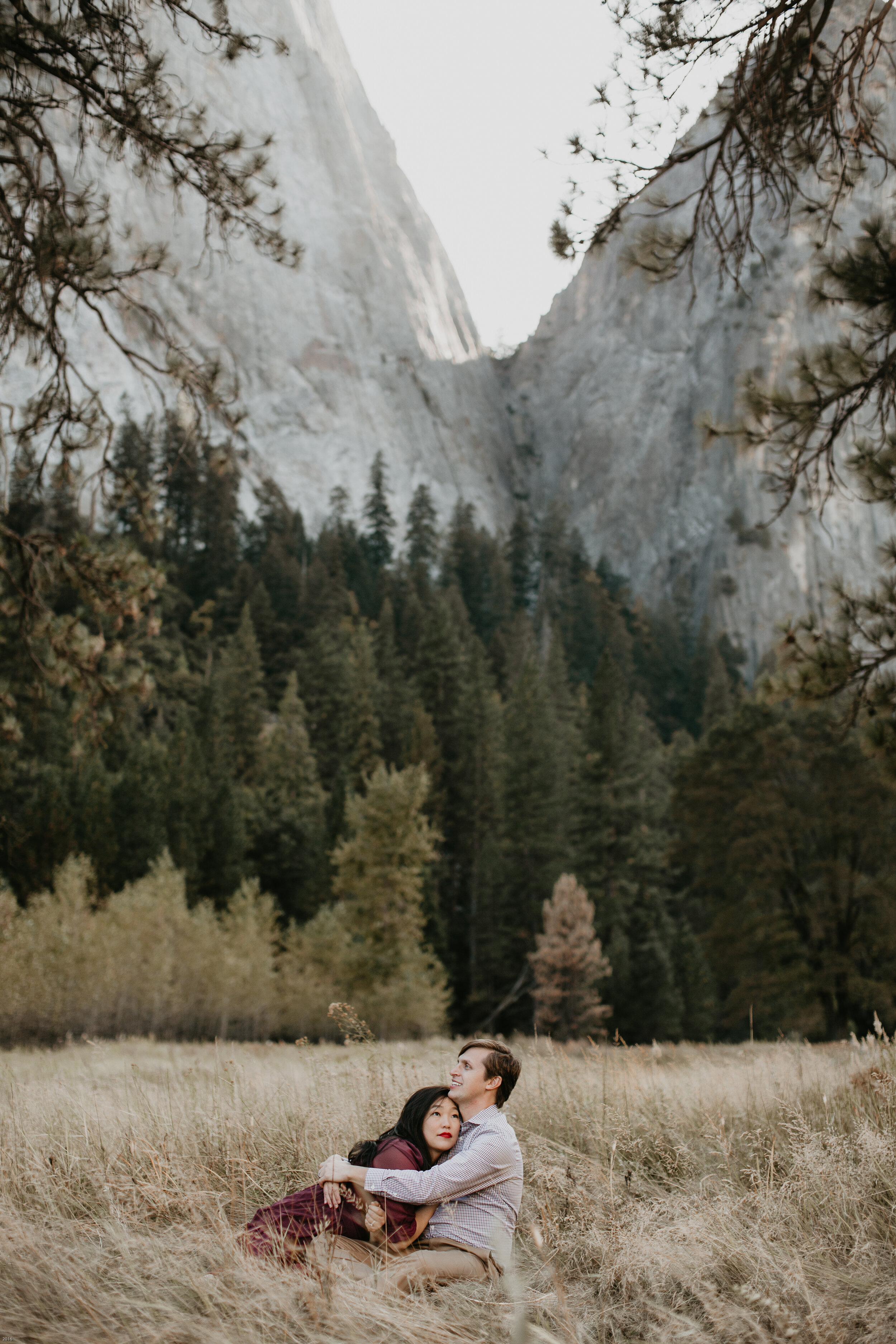 yosemite-national-park-couples-session-at-taft-point-and-yosemite-valley-yosemite-elopement-photographer-nicole-daacke-photography-114.jpg