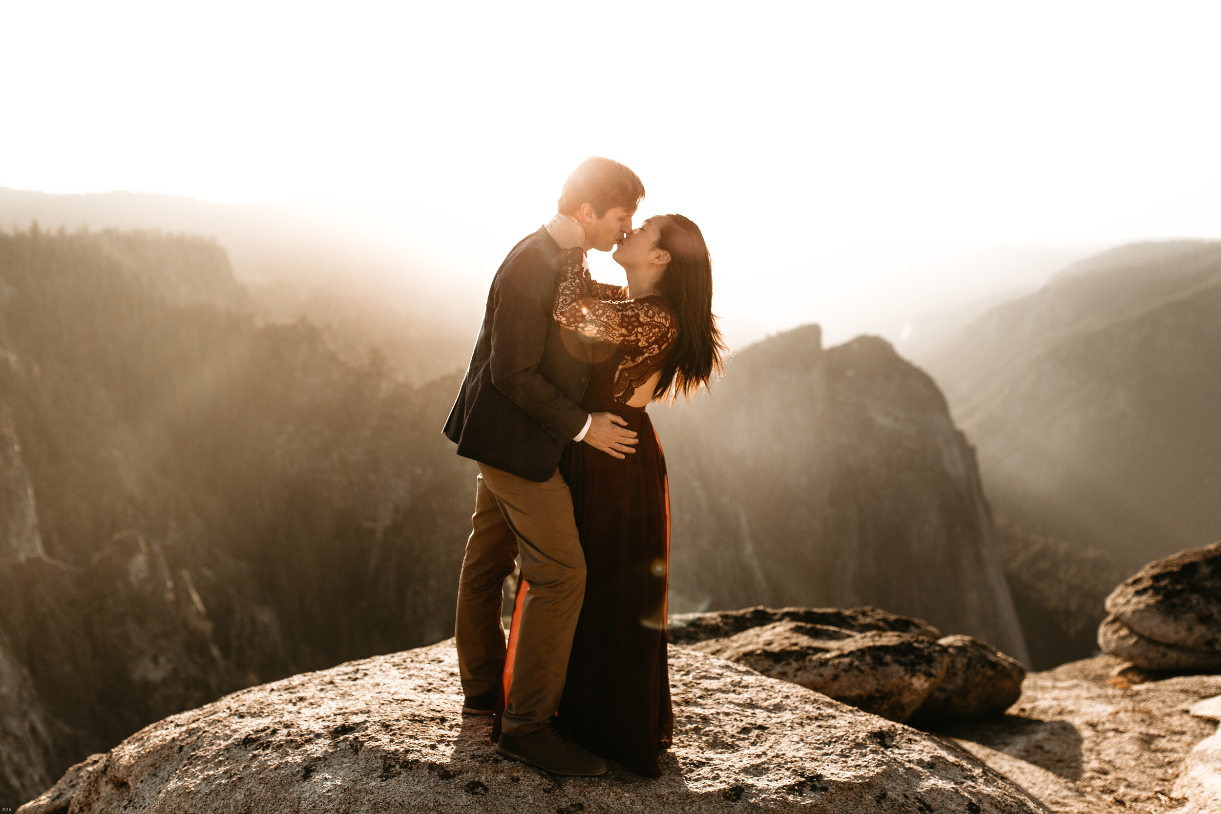 yosemite-national-park-couples-session-at-taft-point-and-yosemite-valley-yosemite-elopement-photographer-nicole-daacke-photography-132.jpg