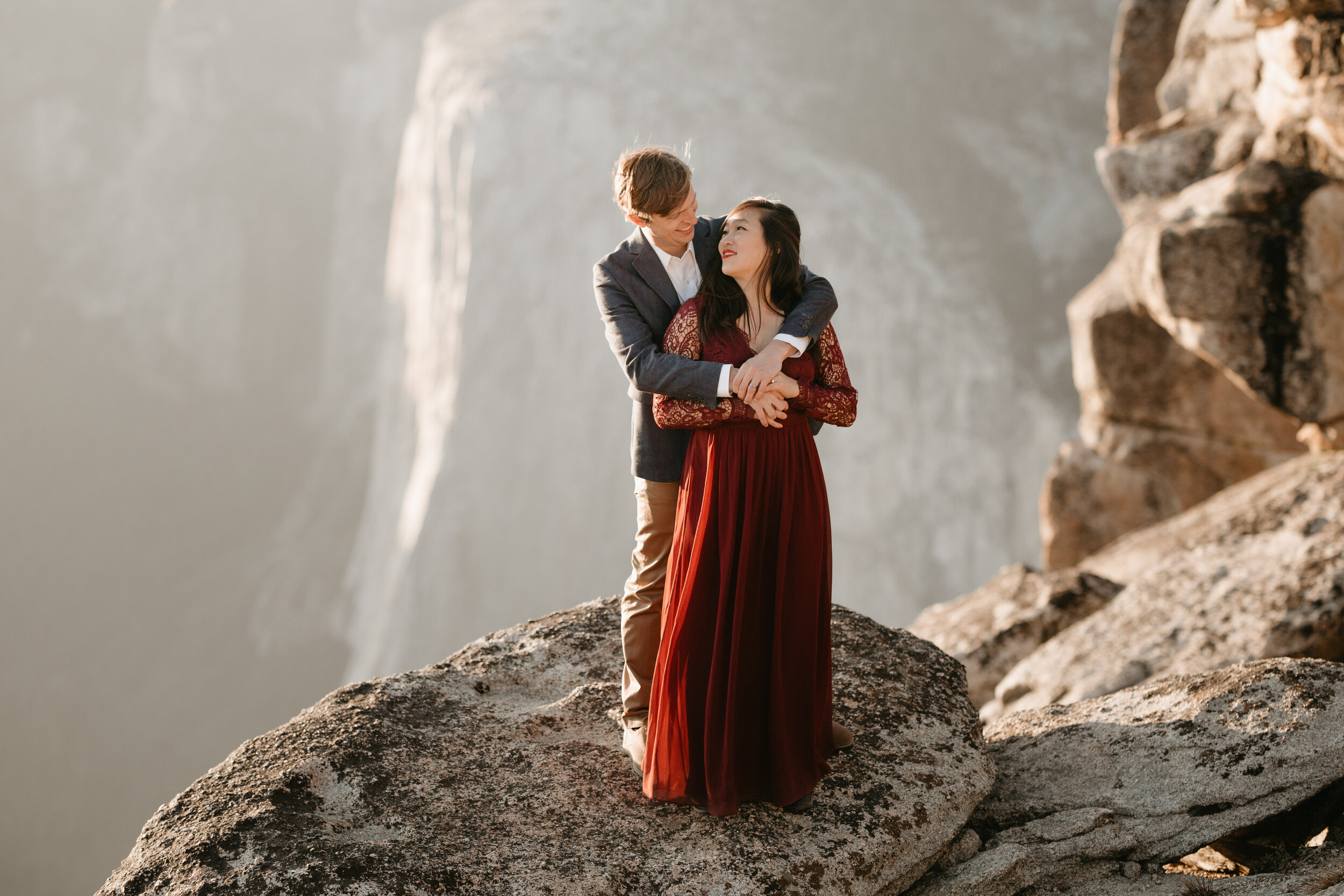 yosemite-national-park-couples-session-at-taft-point-and-yosemite-valley-yosemite-elopement-photographer-nicole-daacke-photography-137.jpg