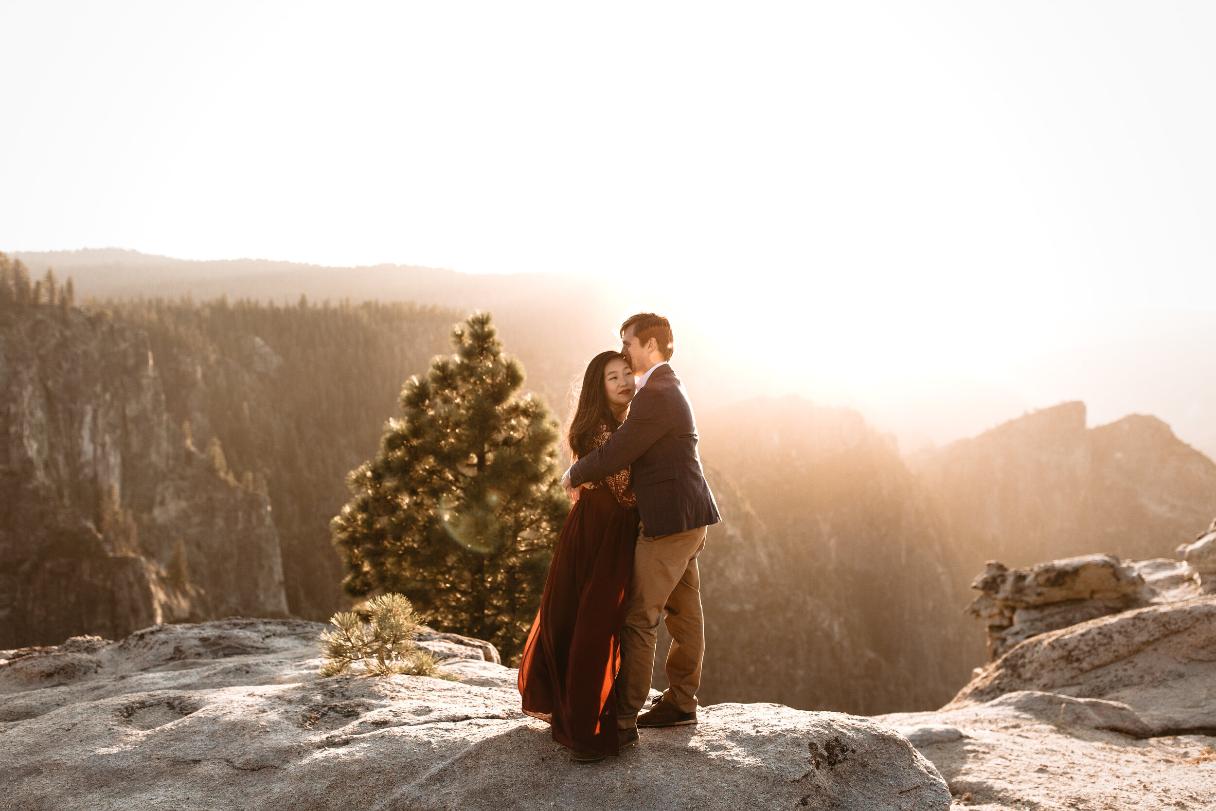 yosemite-national-park-couples-session-at-taft-point-and-yosemite-valley-yosemite-elopement-photographer-nicole-daacke-photography-143.jpg