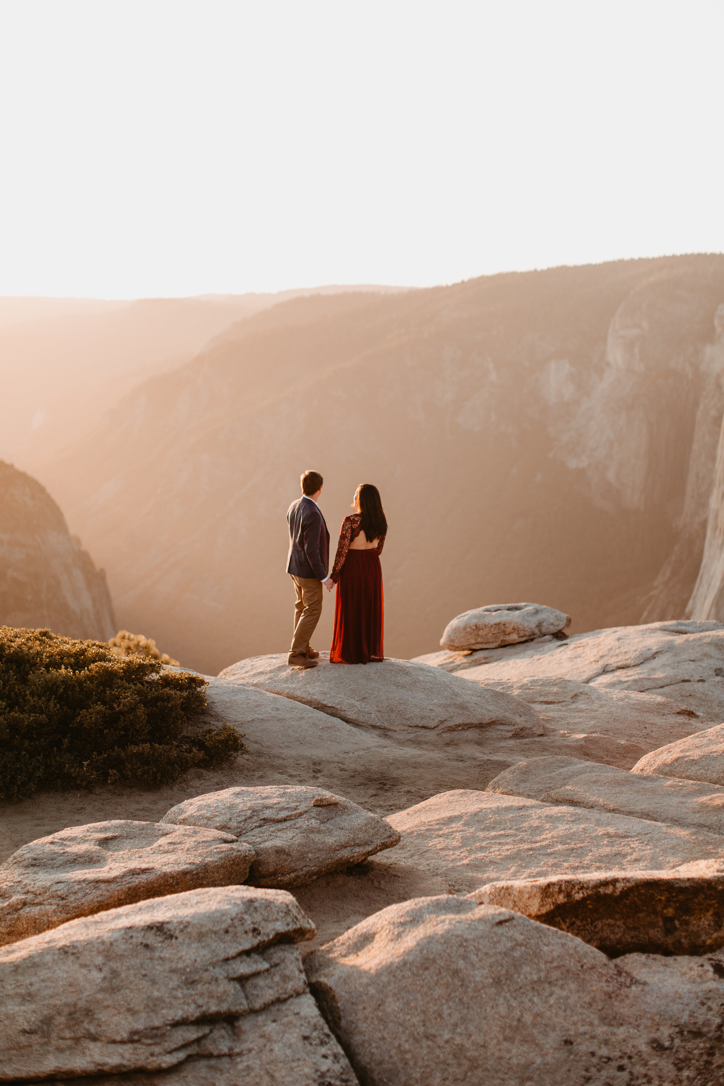 yosemite-national-park-couples-session-at-taft-point-and-yosemite-valley-yosemite-elopement-photographer-nicole-daacke-photography-146.jpg