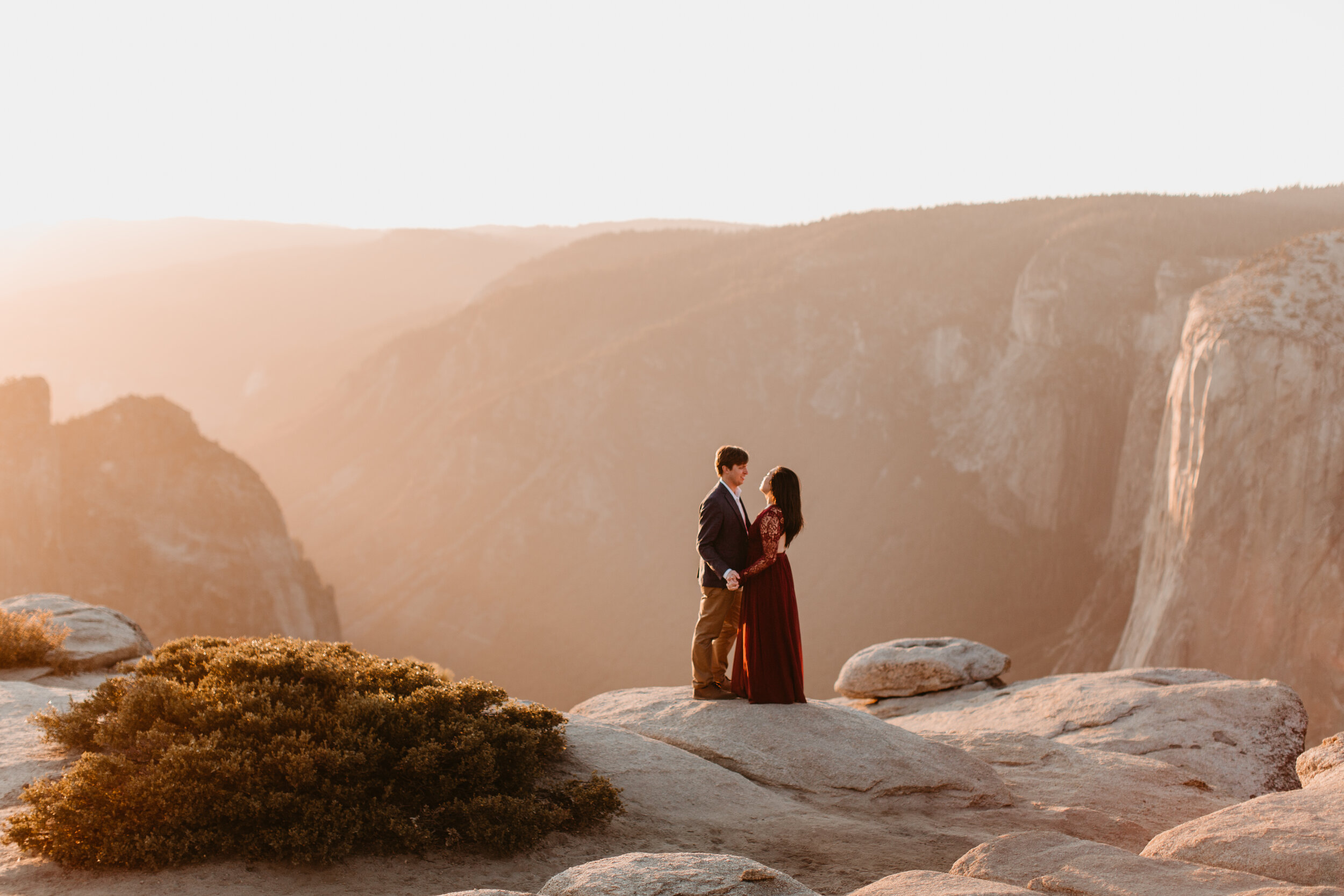 yosemite-national-park-couples-session-at-taft-point-and-yosemite-valley-yosemite-elopement-photographer-nicole-daacke-photography-147.jpg