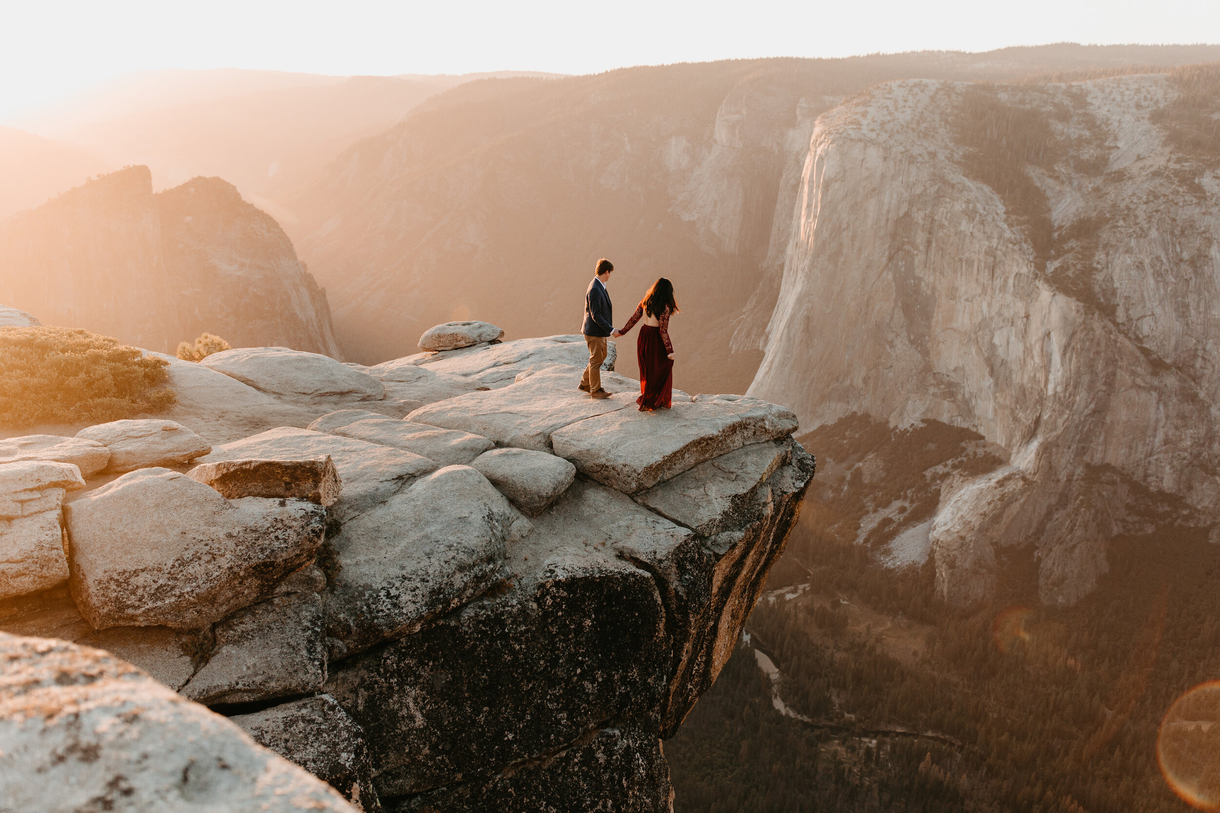 yosemite-national-park-couples-session-at-taft-point-and-yosemite-valley-yosemite-elopement-photographer-nicole-daacke-photography-149.jpg