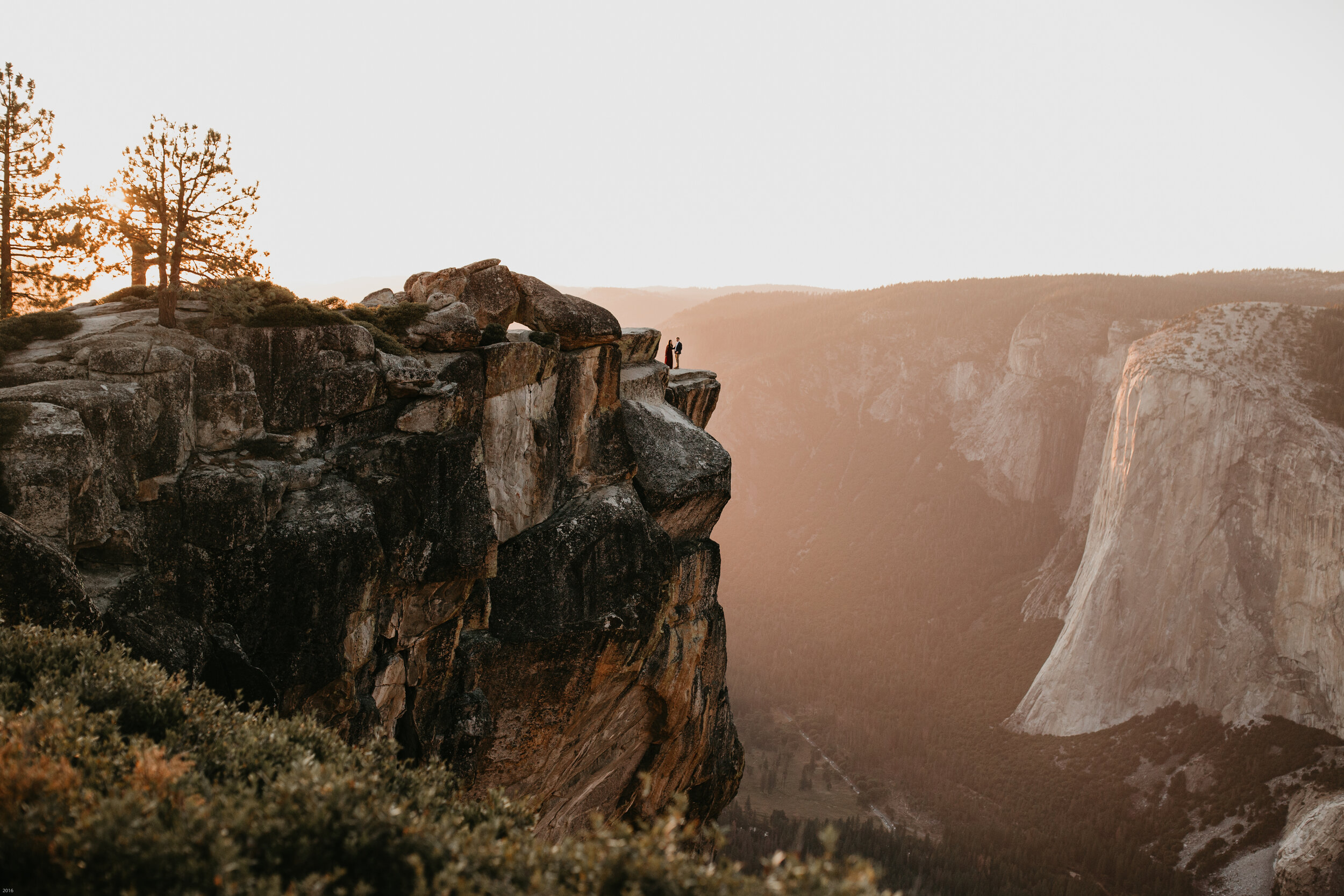 yosemite-national-park-couples-session-at-taft-point-and-yosemite-valley-yosemite-elopement-photographer-nicole-daacke-photography-155.jpg