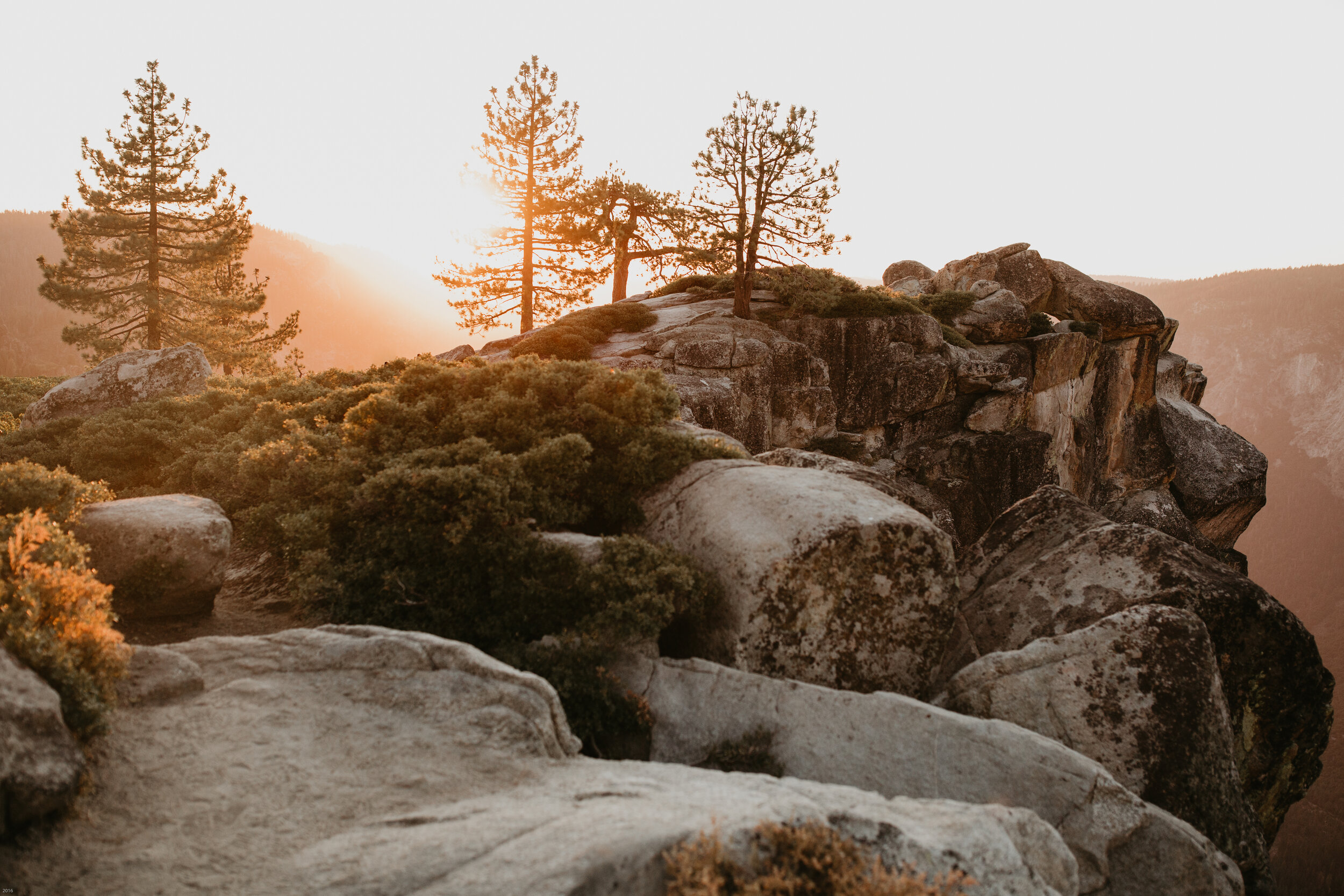 yosemite-national-park-couples-session-at-taft-point-and-yosemite-valley-yosemite-elopement-photographer-nicole-daacke-photography-157.jpg