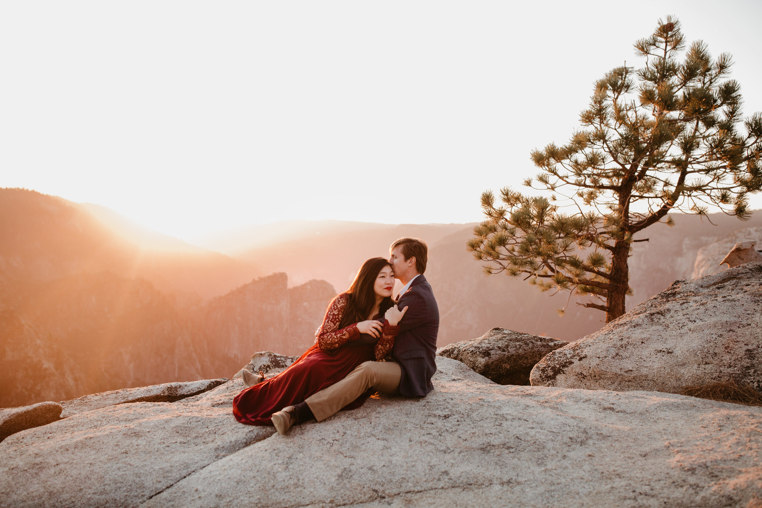 yosemite-national-park-couples-session-at-taft-point-and-yosemite-valley-yosemite-elopement-photographer-nicole-daacke-photography-159.jpg