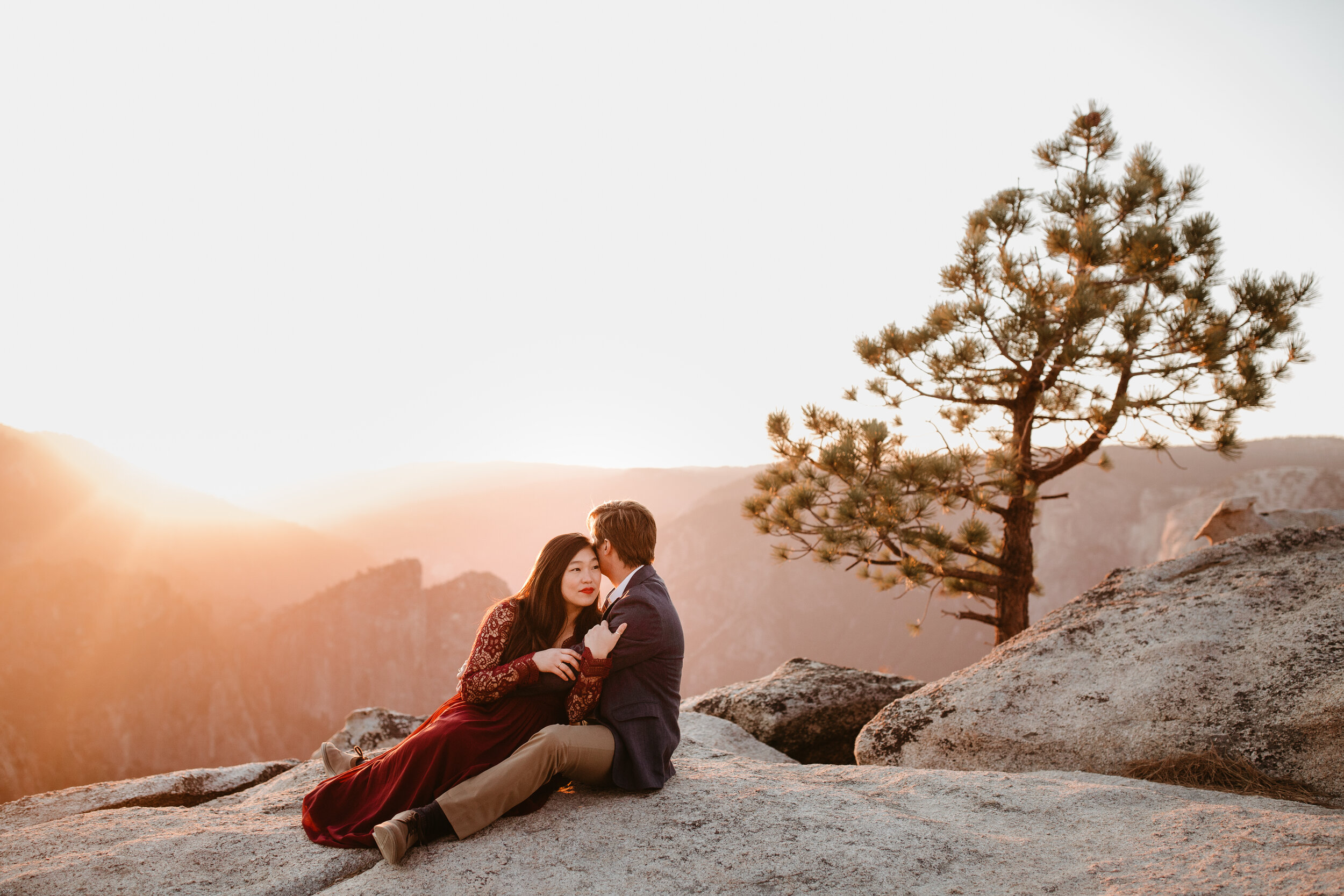 yosemite-national-park-couples-session-at-taft-point-and-yosemite-valley-yosemite-elopement-photographer-nicole-daacke-photography-160.jpg