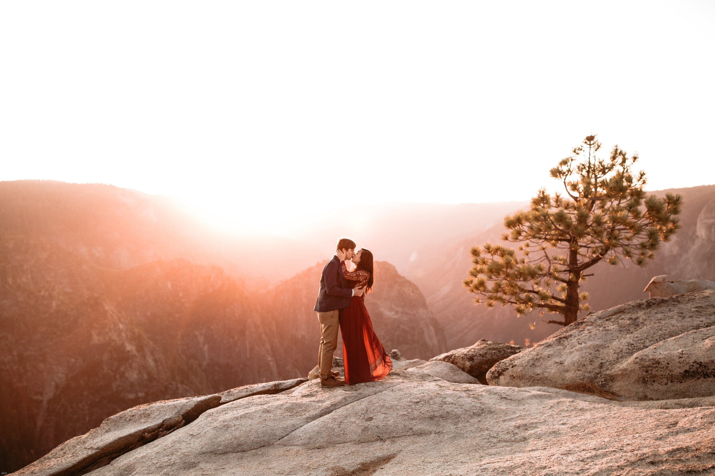 yosemite-national-park-couples-session-at-taft-point-and-yosemite-valley-yosemite-elopement-photographer-nicole-daacke-photography-162.jpg