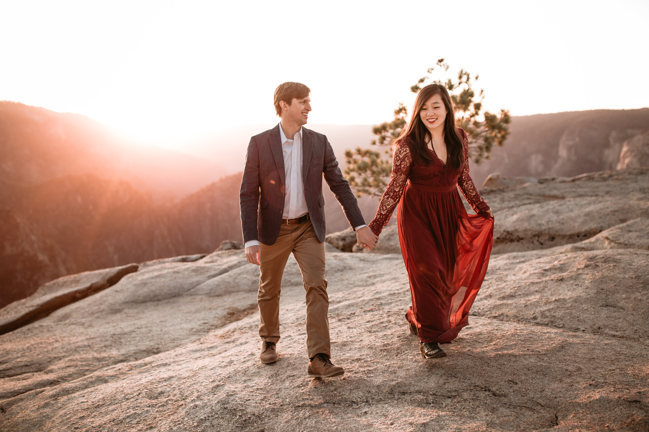 yosemite-national-park-couples-session-at-taft-point-and-yosemite-valley-yosemite-elopement-photographer-nicole-daacke-photography-163.jpg
