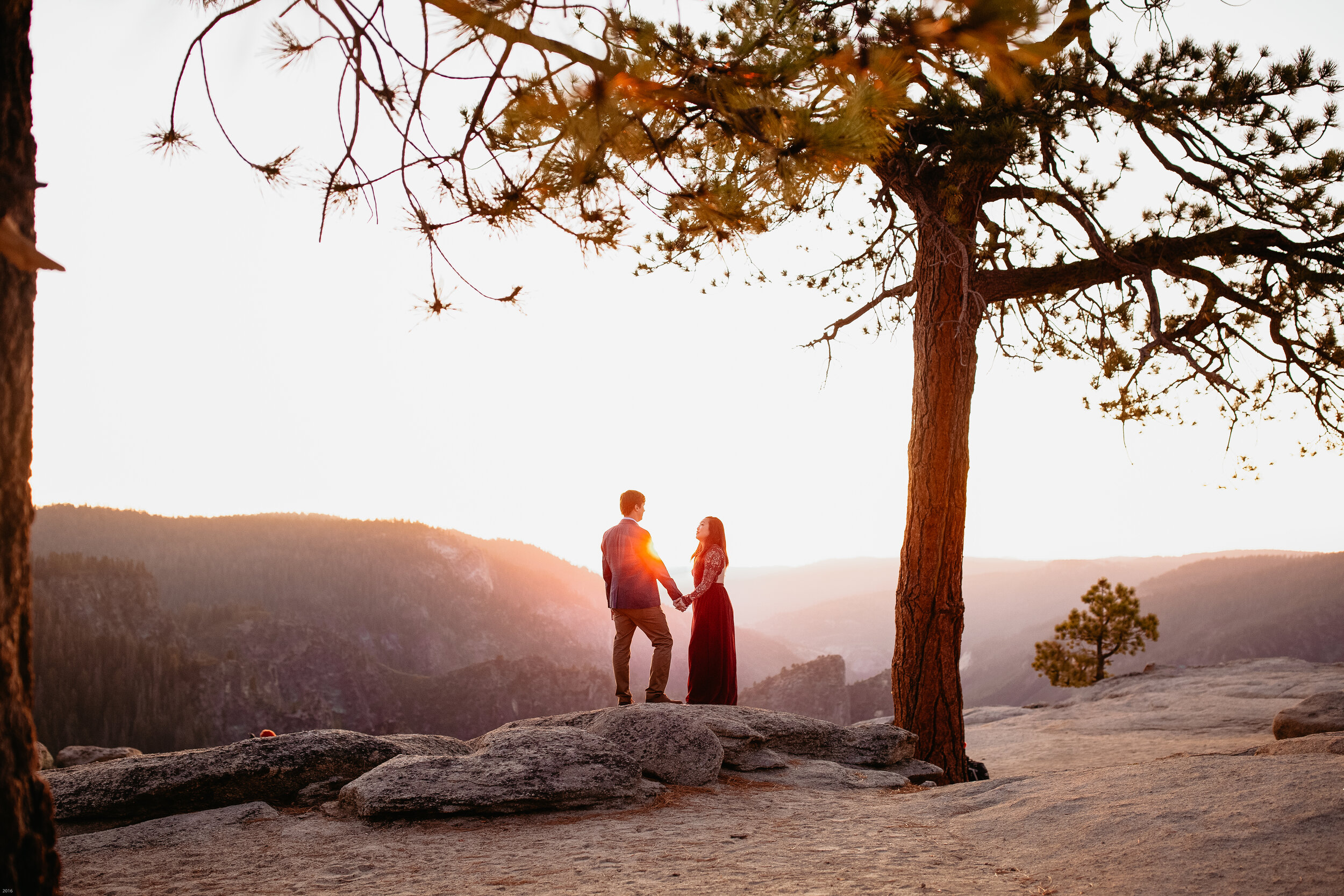 yosemite-national-park-couples-session-at-taft-point-and-yosemite-valley-yosemite-elopement-photographer-nicole-daacke-photography-167.jpg