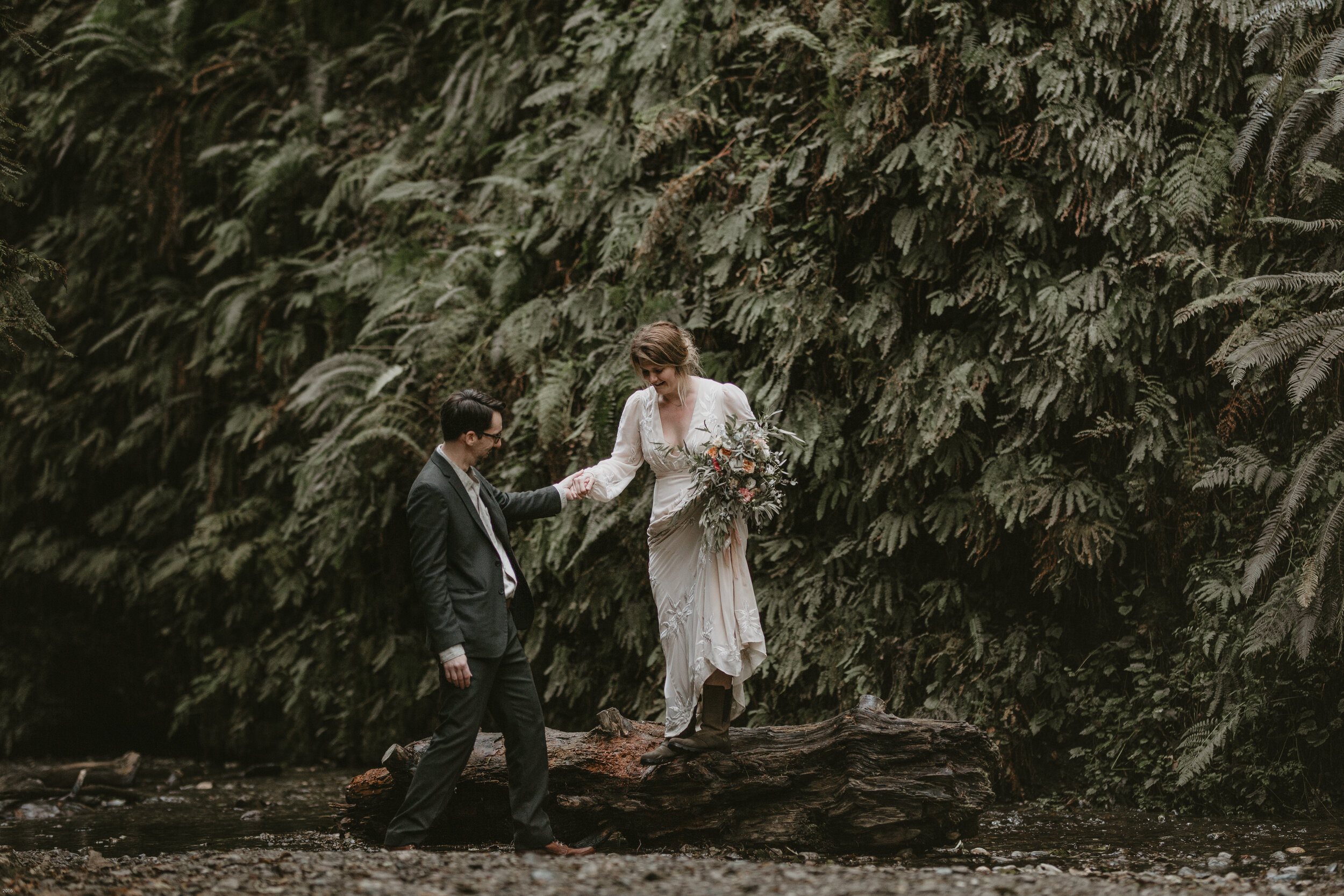 nicole-daacke-photography-redwood-forest-elopement-in-northern-california-patricks-point-coast-adventure-elopement-photography-redwoods-elopement-photographer-177.jpg