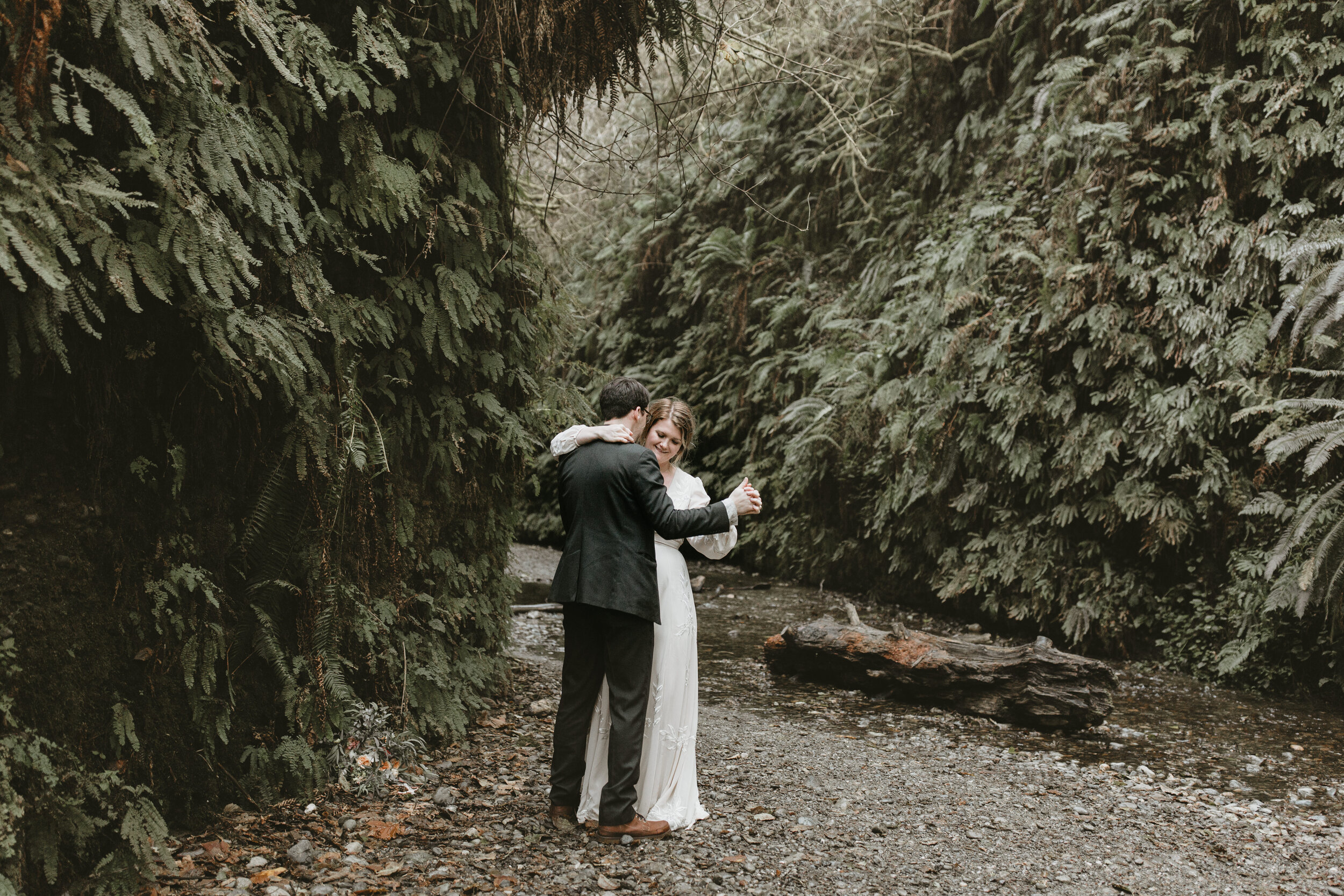 nicole-daacke-photography-redwood-forest-elopement-in-northern-california-patricks-point-coast-adventure-elopement-photography-redwoods-elopement-photographer-181.jpg